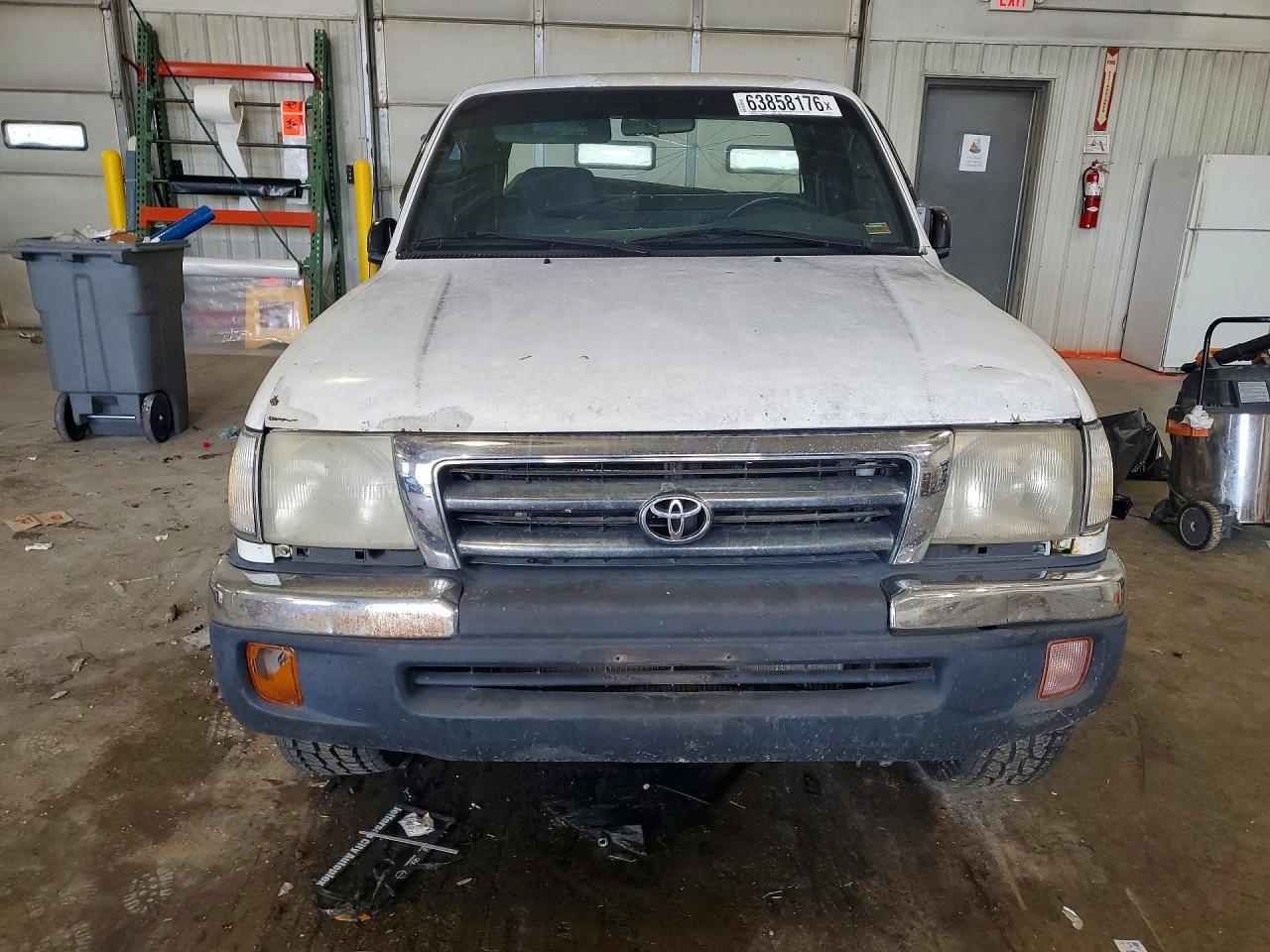 1999 Toyota Tacoma White vin: 4TAWN72N4XZ566418