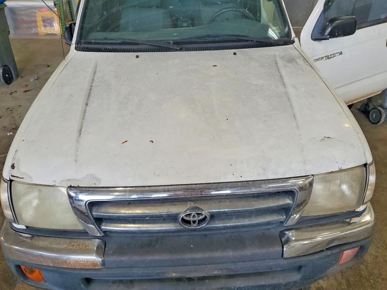 1999 Toyota Tacoma White vin: 4TAWN72N4XZ566418