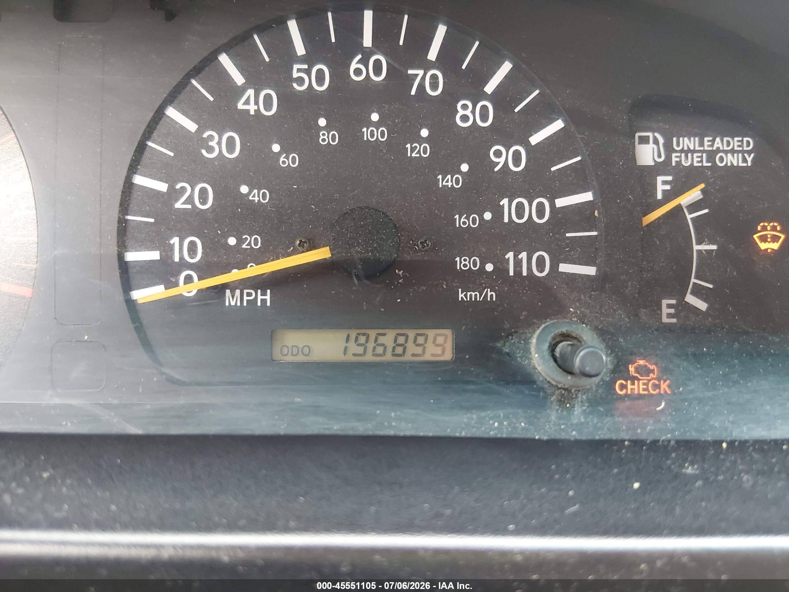 2000 Toyota Tacoma Base V6 White vin: 4TAWN72N4YZ661773