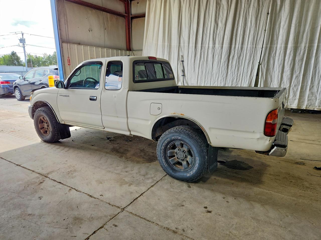 1999 Toyota Tacoma V6 White vin: 4TAWN72N5XZ560210