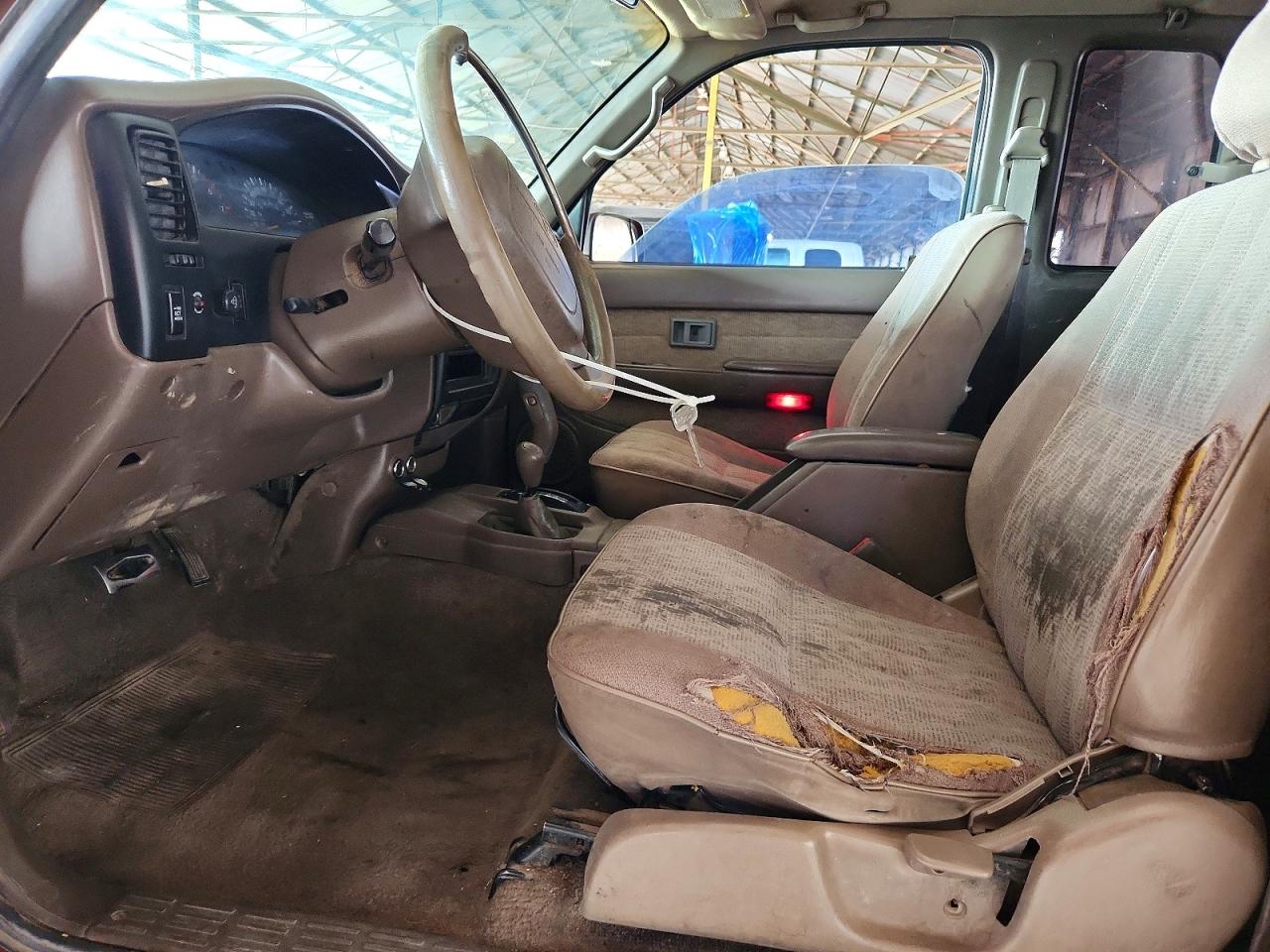 1998 Toyota Tacoma V6 Burgundy vin: 4TAWN72N6WZ061060