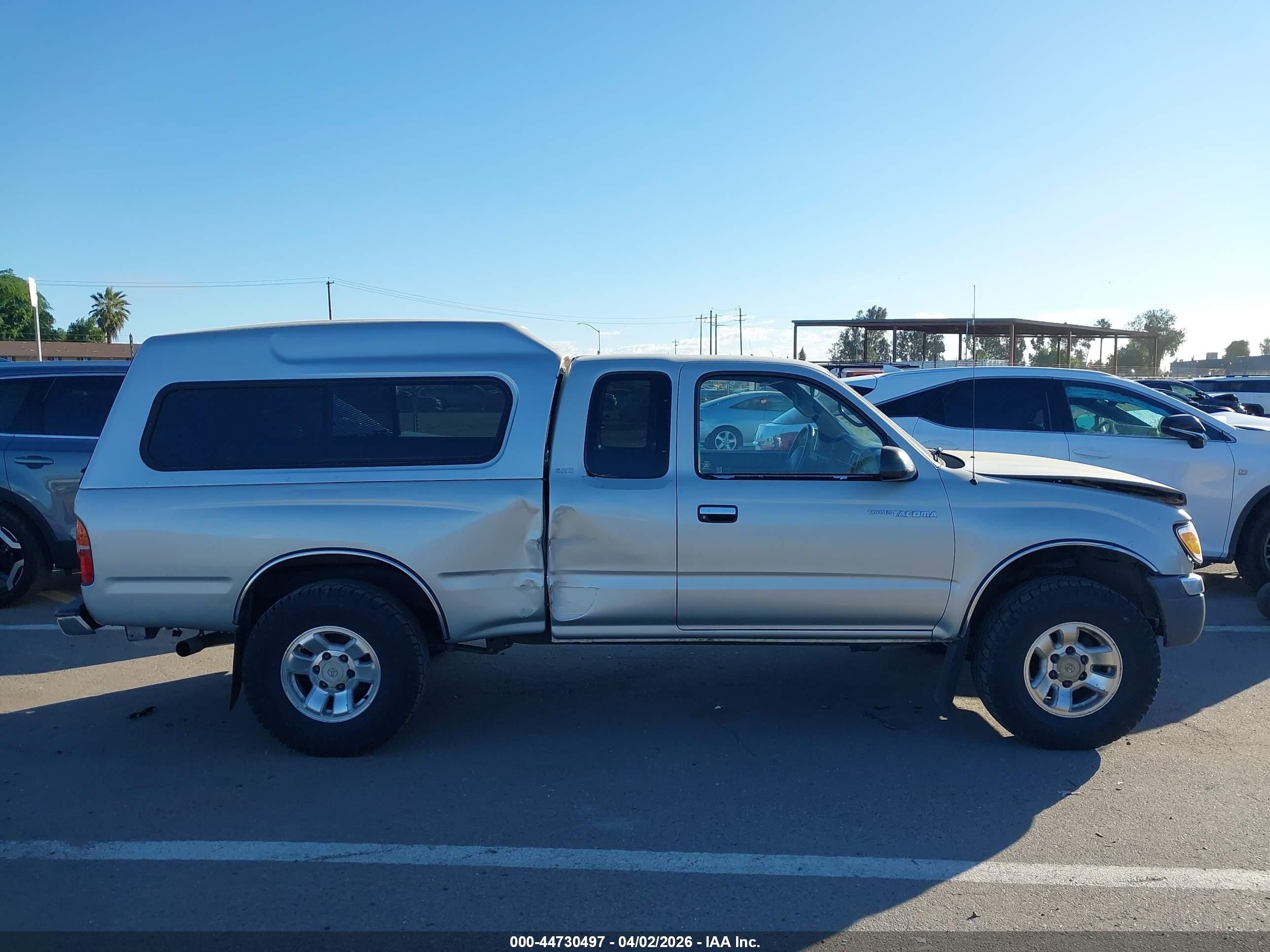 2000 Toyota Tacoma Base V6 Silver vin: 4TAWN72N6YZ604278