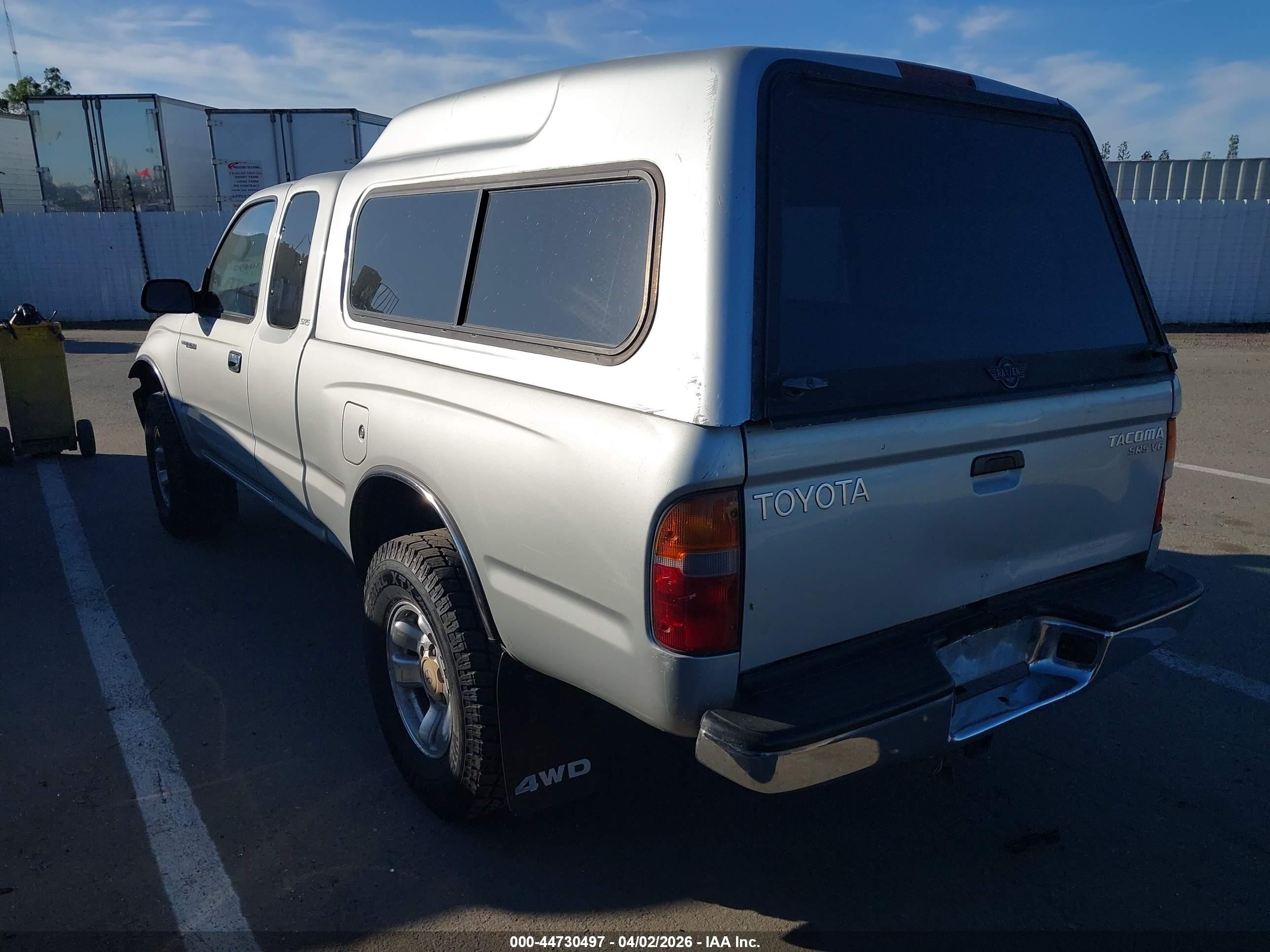 2000 Toyota Tacoma Base V6 Silver vin: 4TAWN72N6YZ604278
