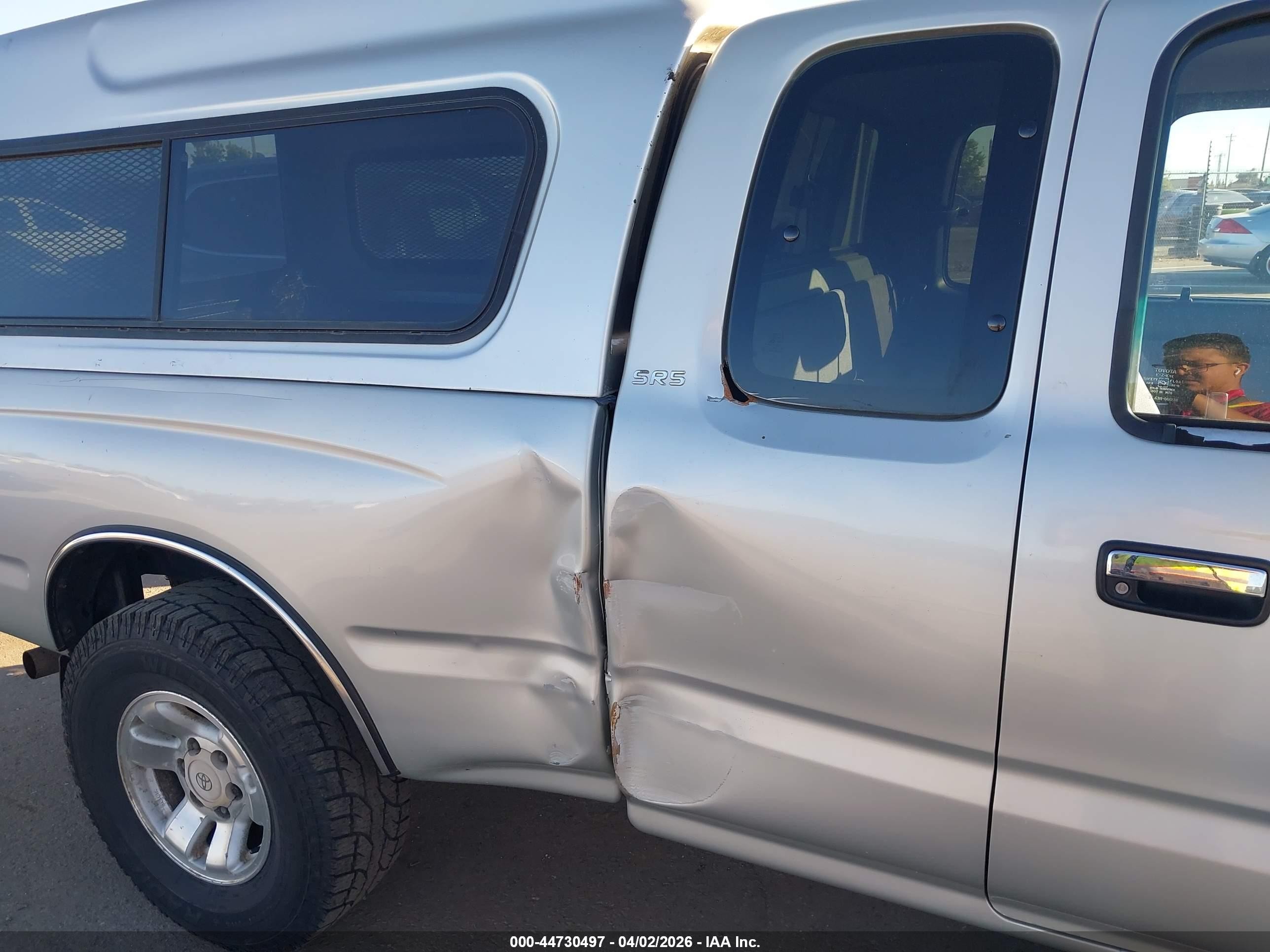 2000 Toyota Tacoma Base V6 Silver vin: 4TAWN72N6YZ604278