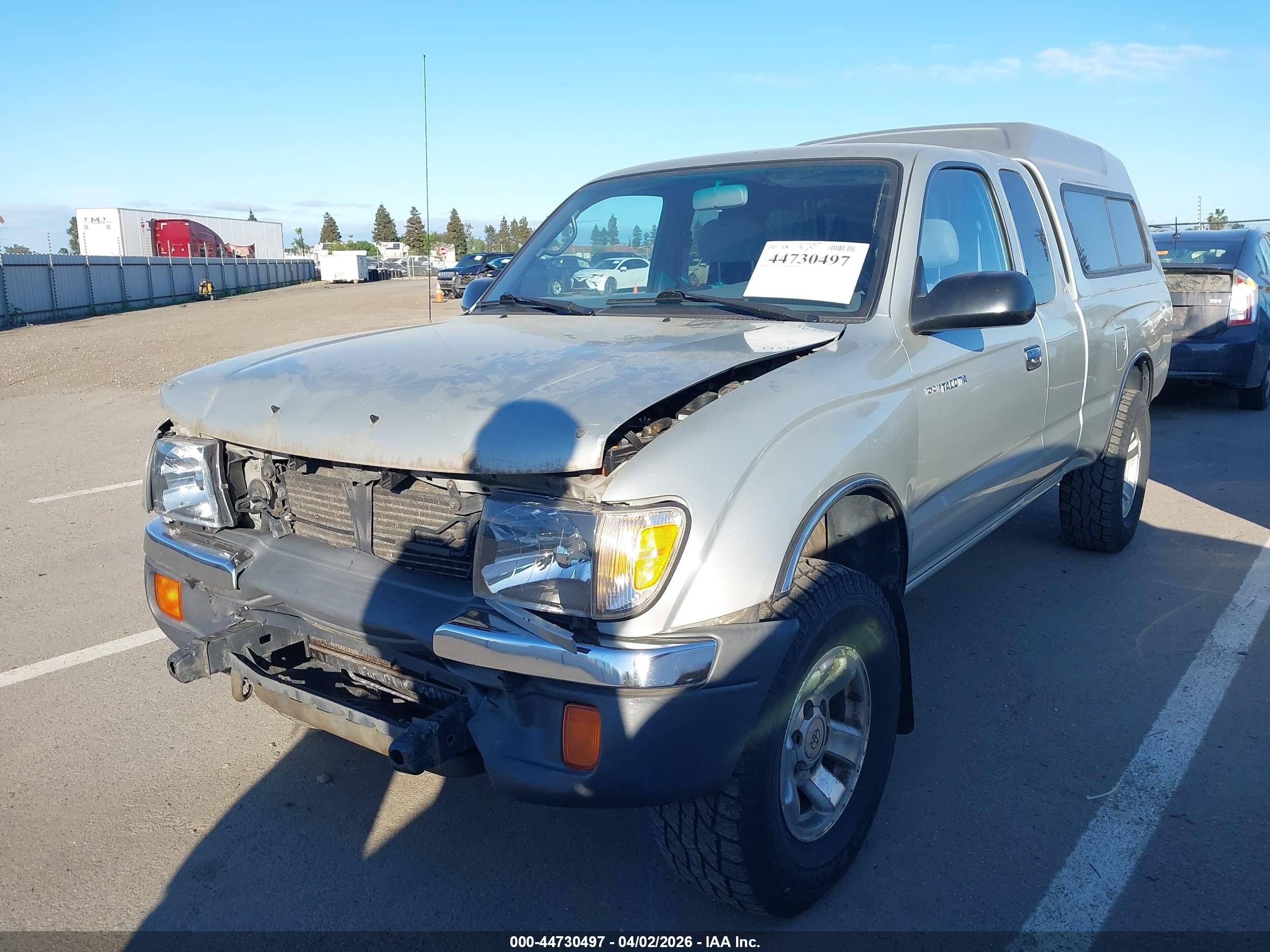 2000 Toyota Tacoma Base V6 Silver vin: 4TAWN72N6YZ604278