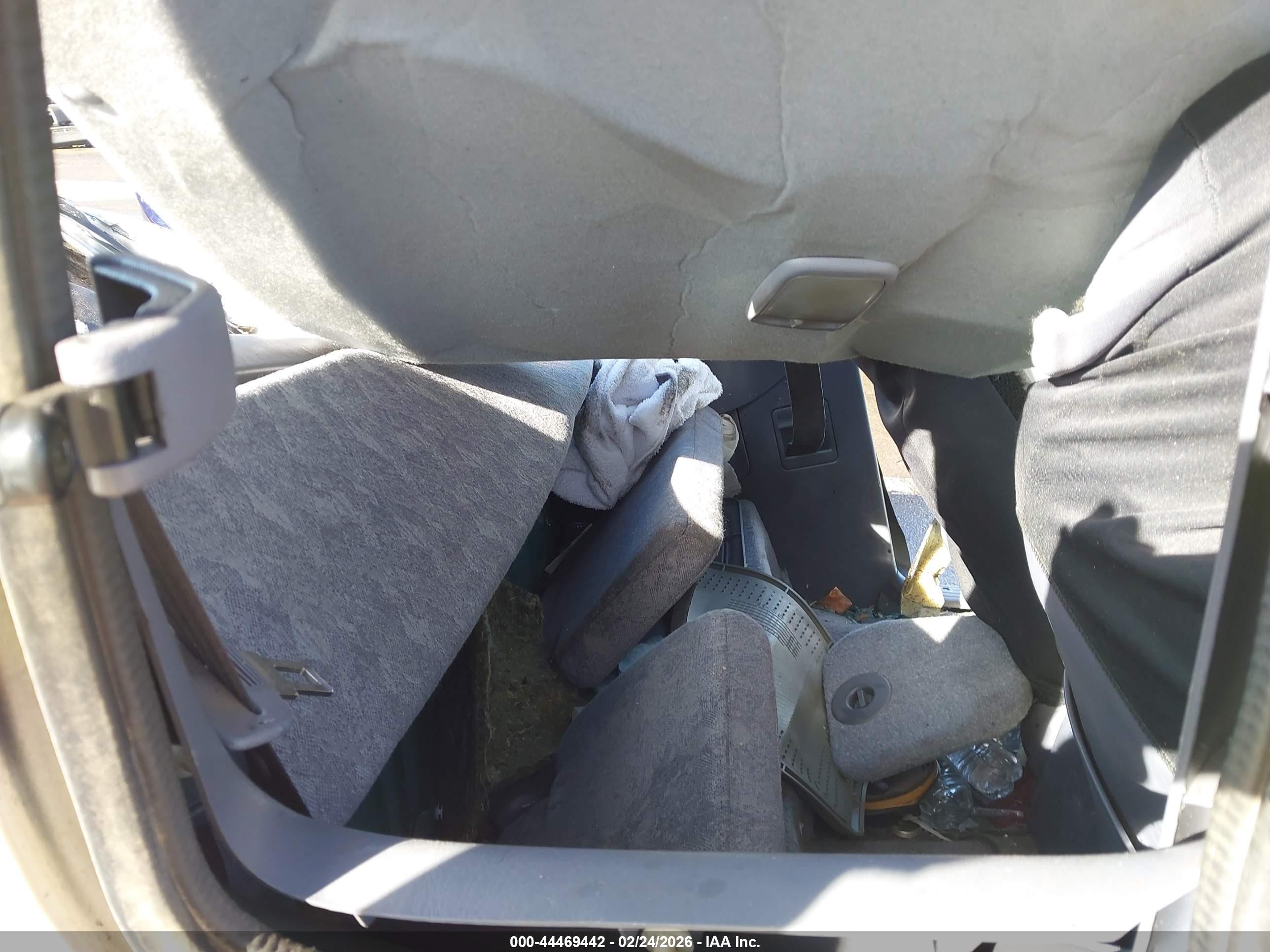 2000 Toyota Tacoma Base V6 Gold vin: 4TAWN72N6YZ627804