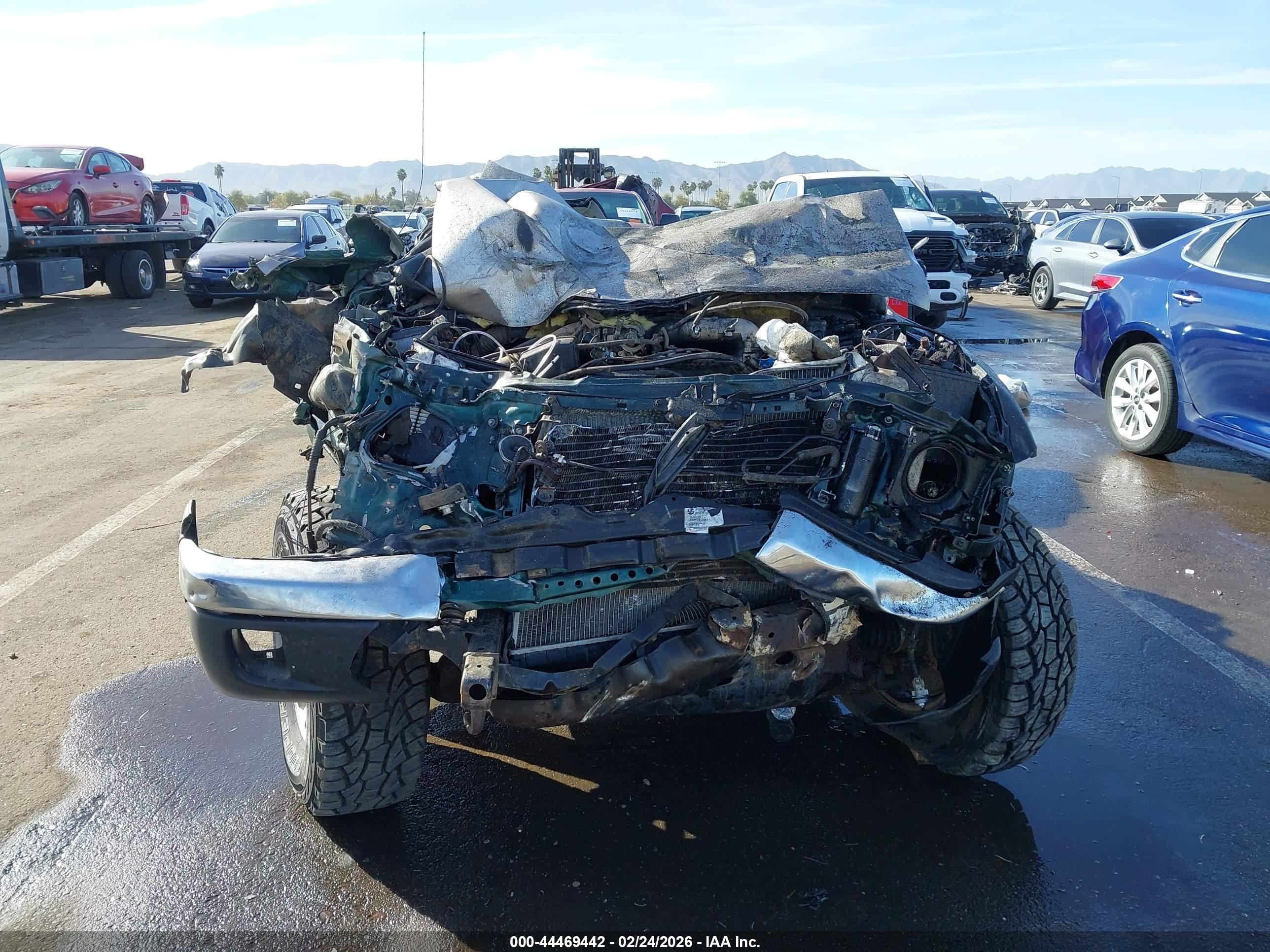 2000 Toyota Tacoma Base V6 Gold vin: 4TAWN72N6YZ627804