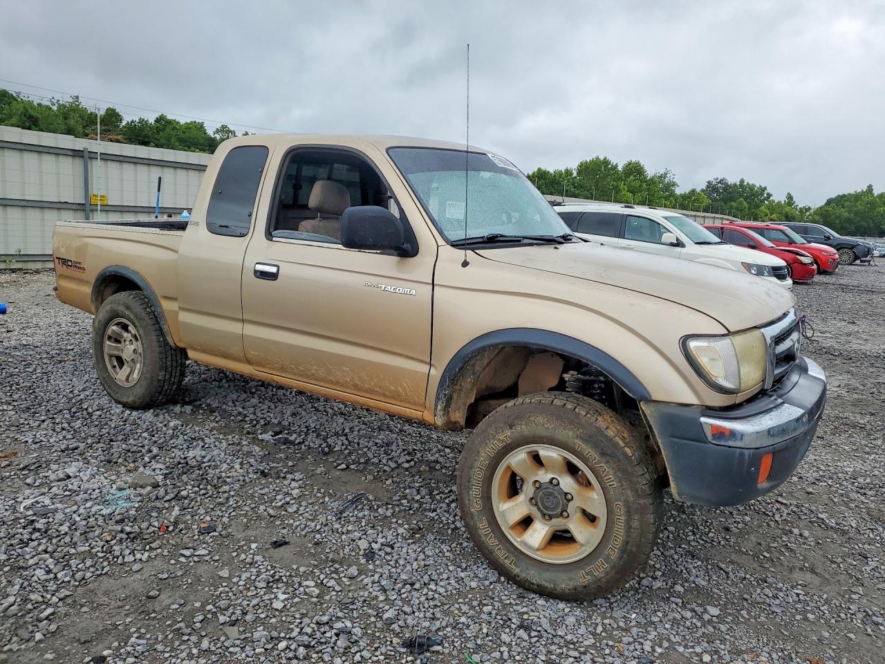 2000 Toyota Tacoma Xtracab Gold vin: 4TAWN72N7YZ665686