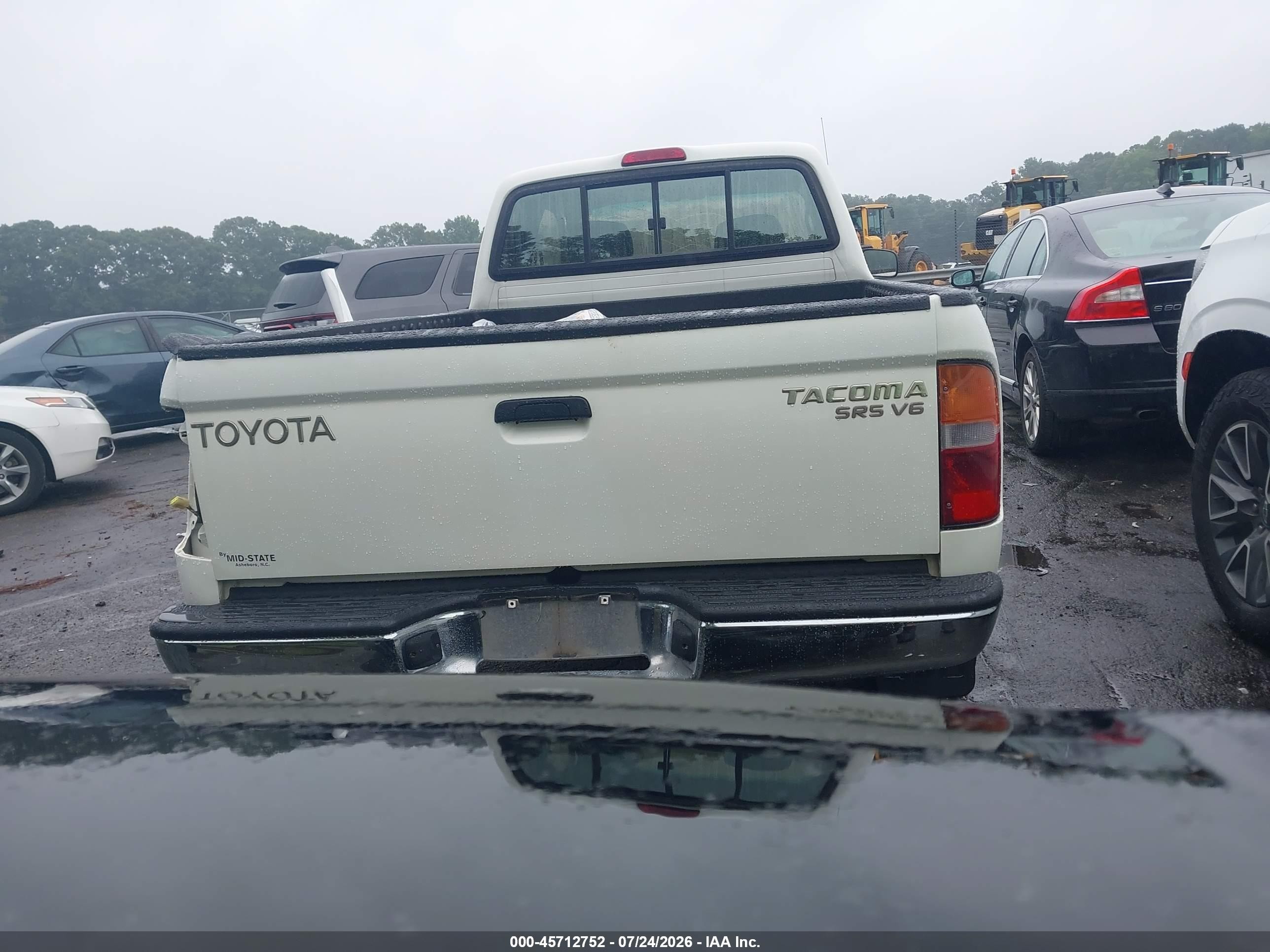 1998 Toyota Tacoma Base V6 White vin: 4TAWN72N8WZ173116