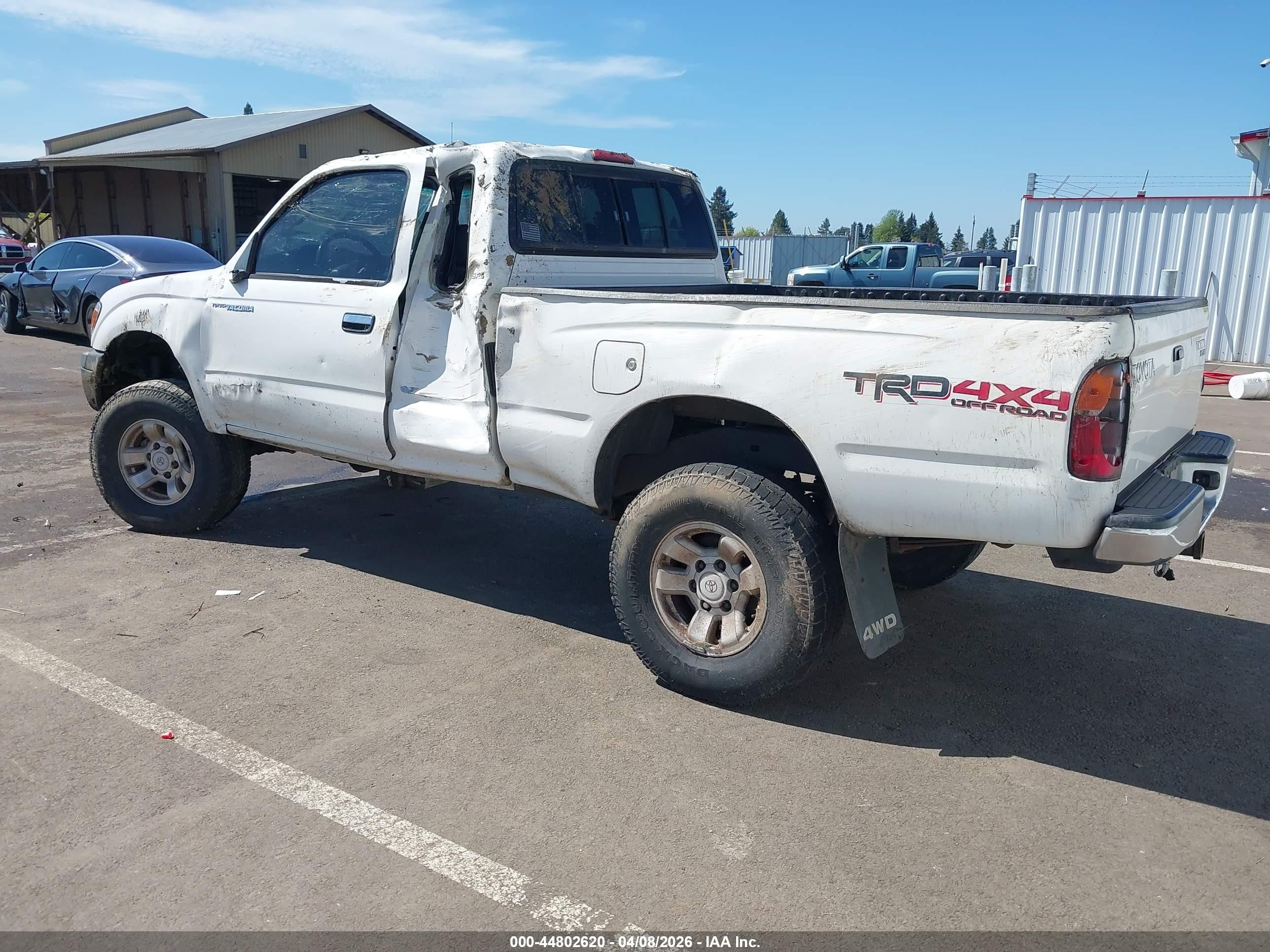 1999 Toyota Tacoma   White vin: 4TAWN72N8XZ450624
