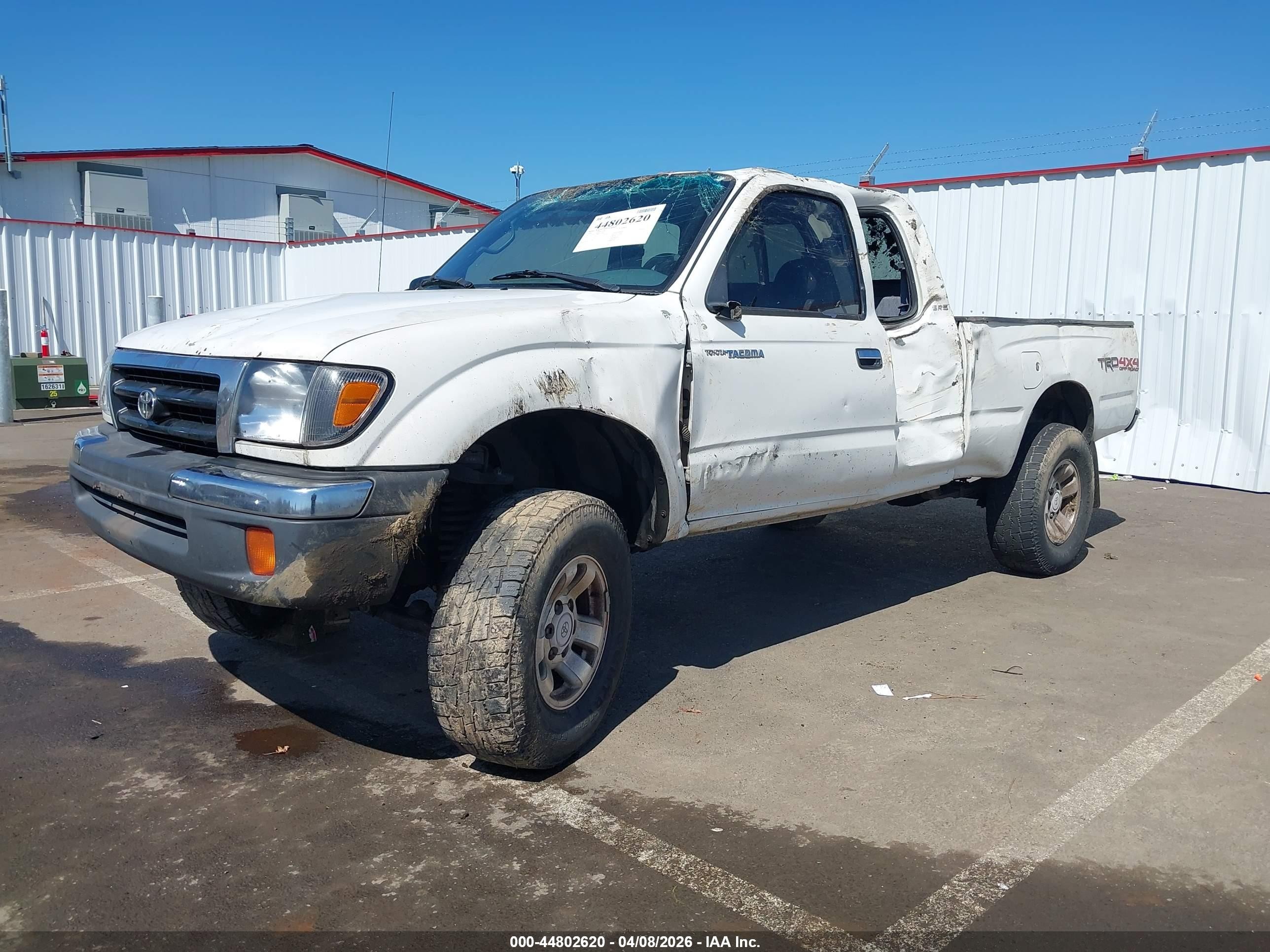 1999 Toyota Tacoma   White vin: 4TAWN72N8XZ450624