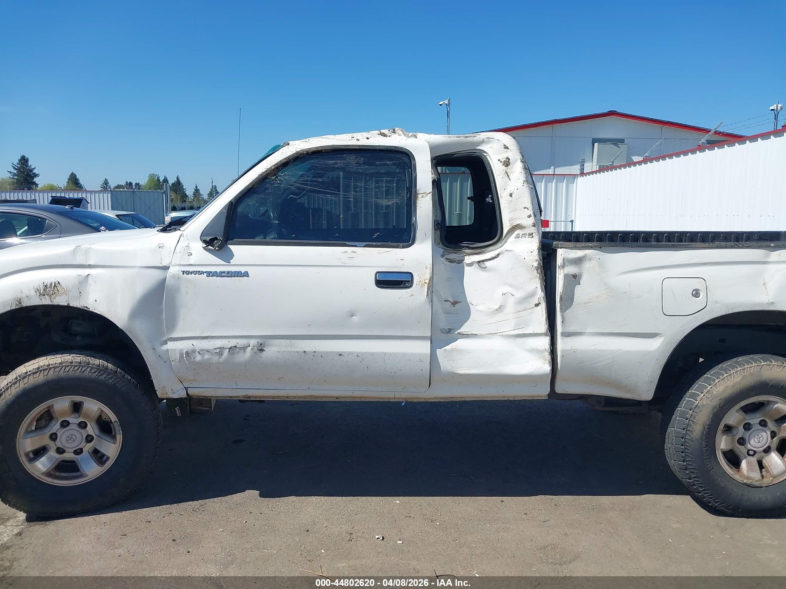 1999 Toyota Tacoma   White vin: 4TAWN72N8XZ450624