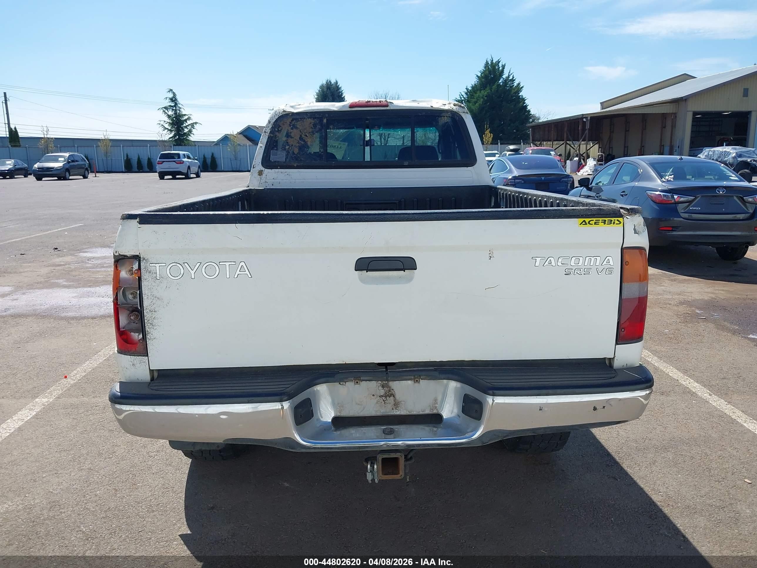 1999 Toyota Tacoma   White vin: 4TAWN72N8XZ450624