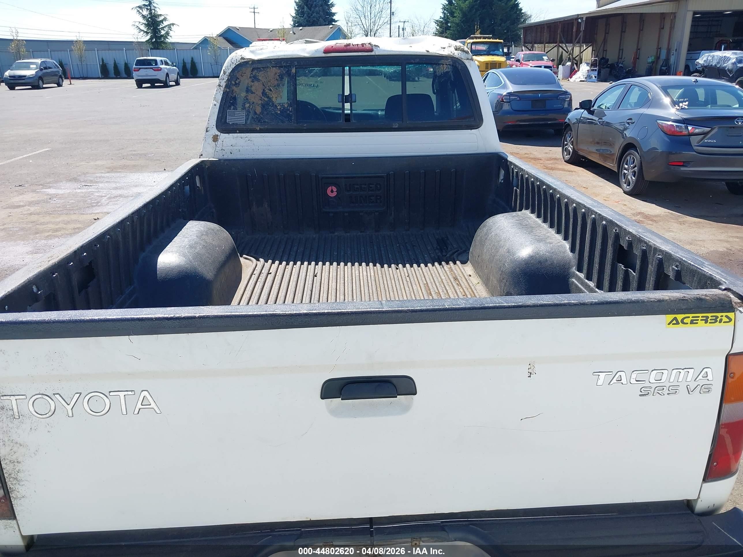 1999 Toyota Tacoma   White vin: 4TAWN72N8XZ450624