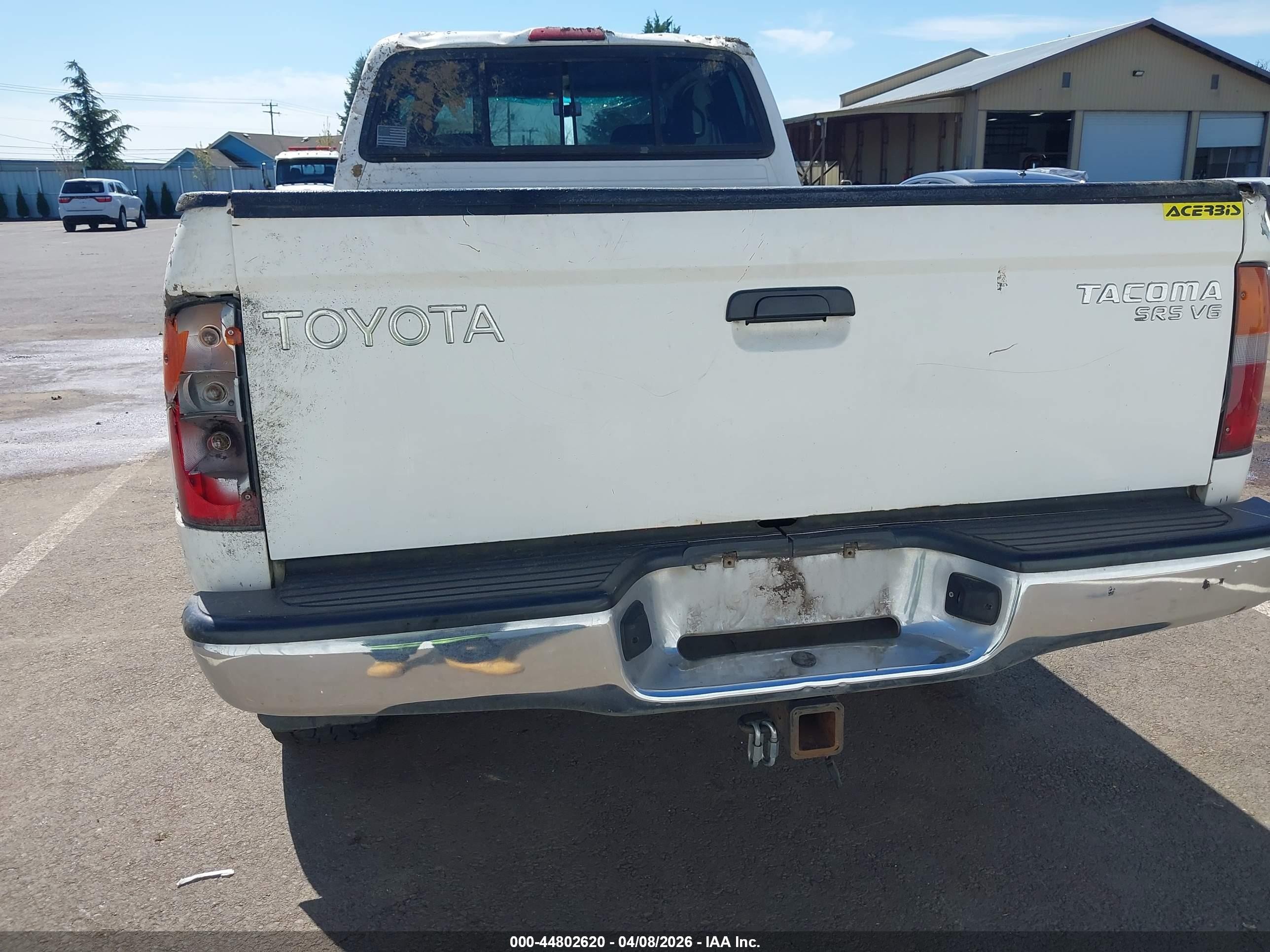 1999 Toyota Tacoma   White vin: 4TAWN72N8XZ450624