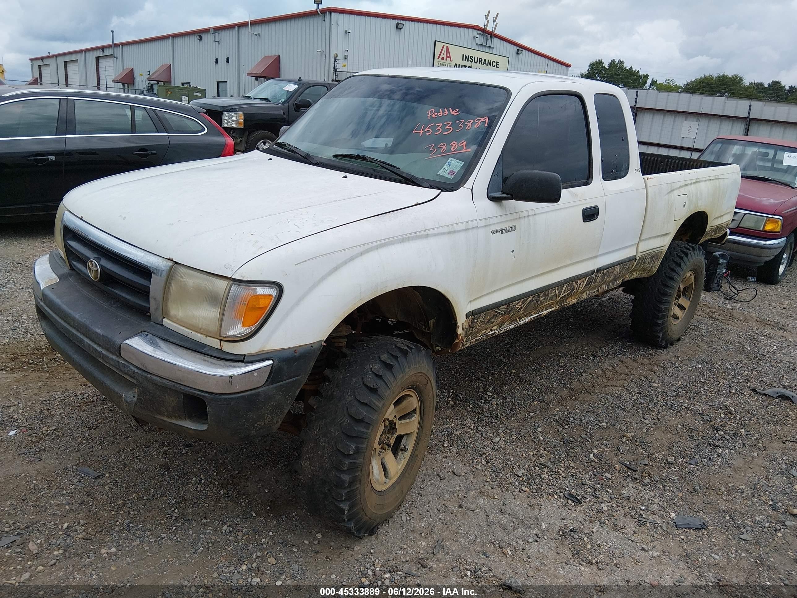 1999 Toyota Tacoma White vin: 4TAWN72N8XZ550660