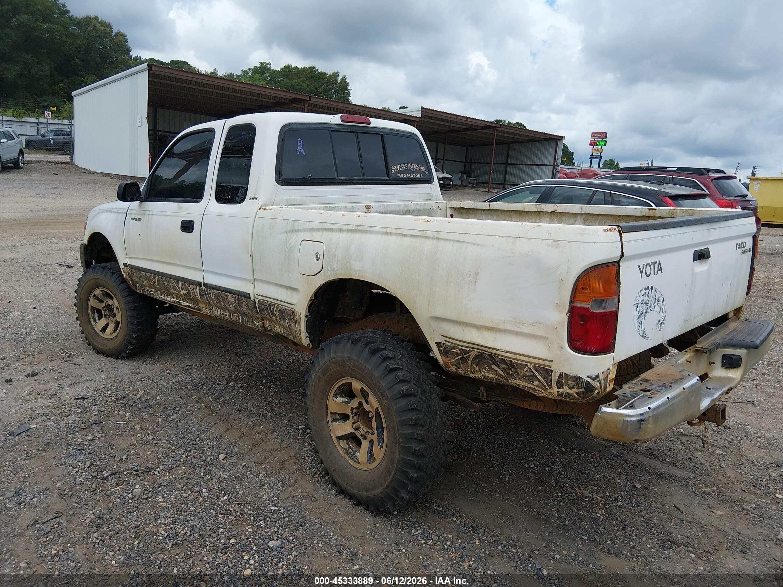 1999 Toyota Tacoma White vin: 4TAWN72N8XZ550660