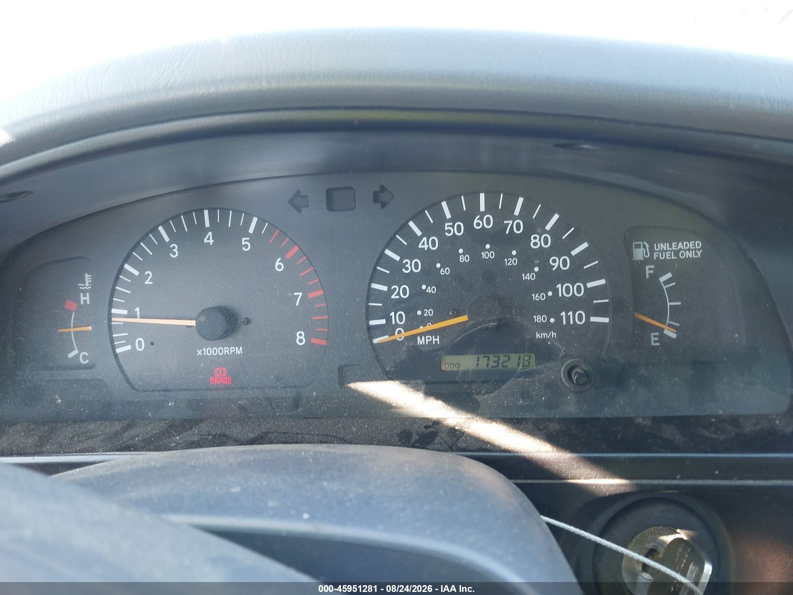 1999 Toyota Tacoma   Red vin: 4TAWN72N8XZ569547
