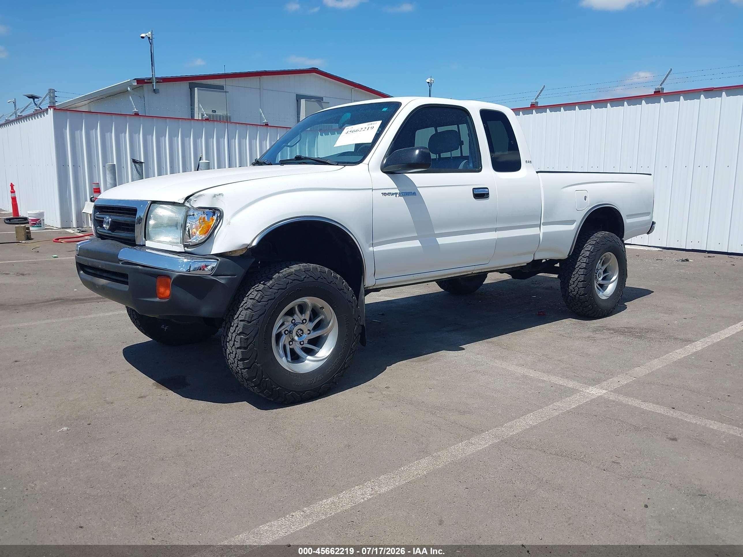 2000 Toyota Tacoma Base V6 Белый vin: 4TAWN72N8YZ682707