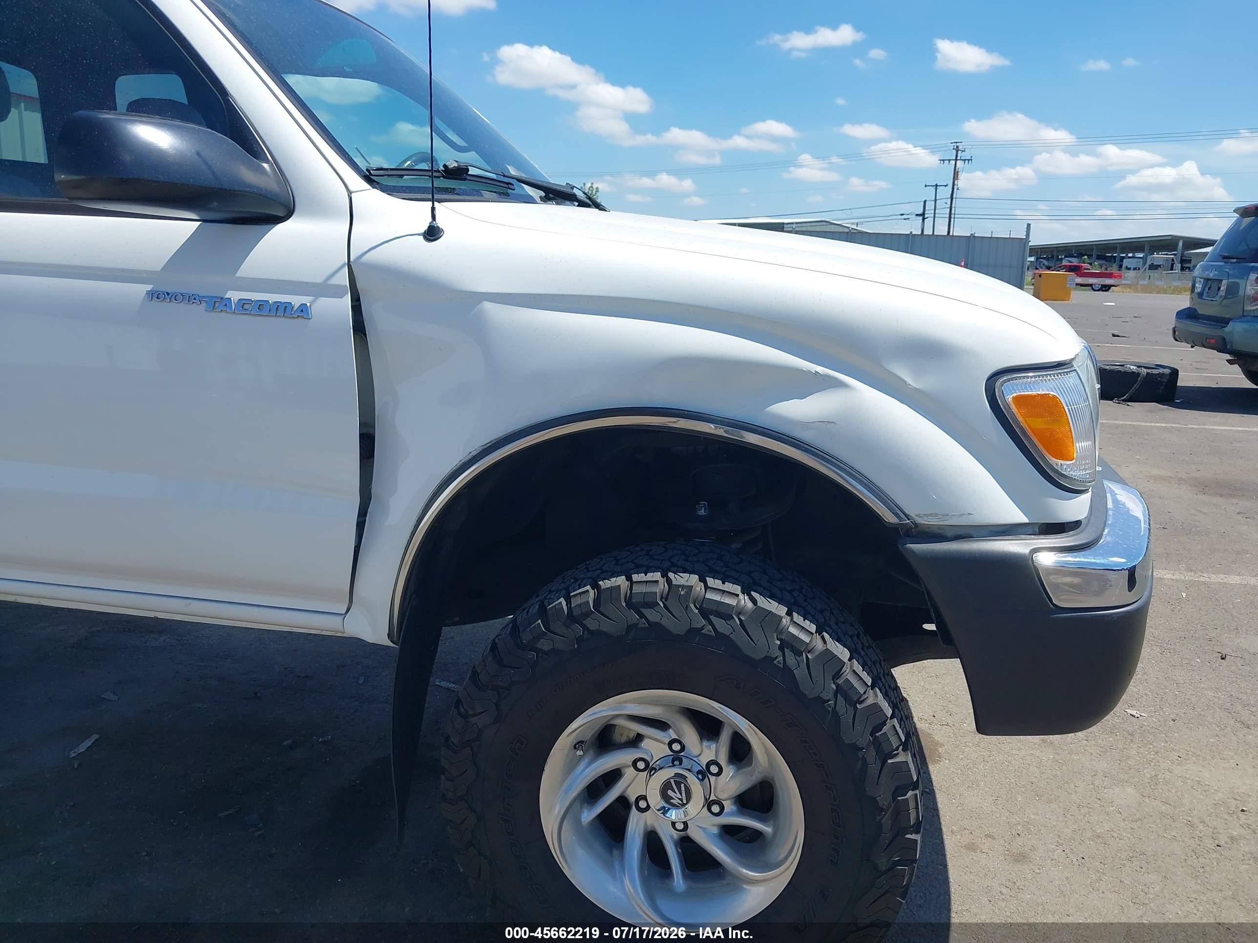 2000 Toyota Tacoma Base V6 Белый vin: 4TAWN72N8YZ682707