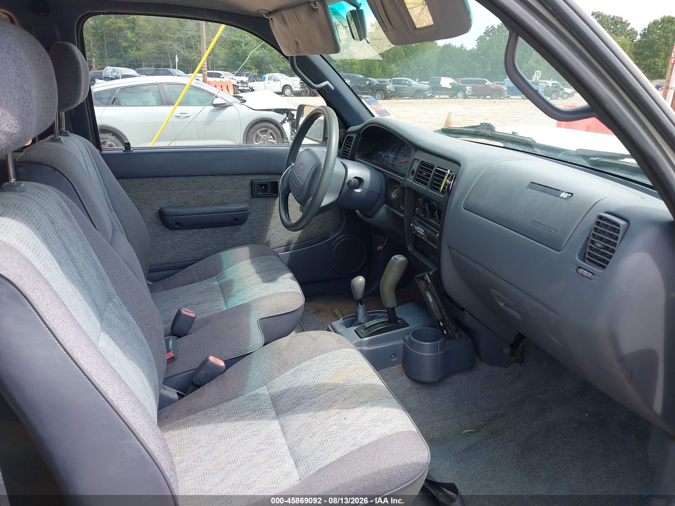 1998 Toyota Tacoma Base V6 White vin: 4TAWN72N9WZ056094