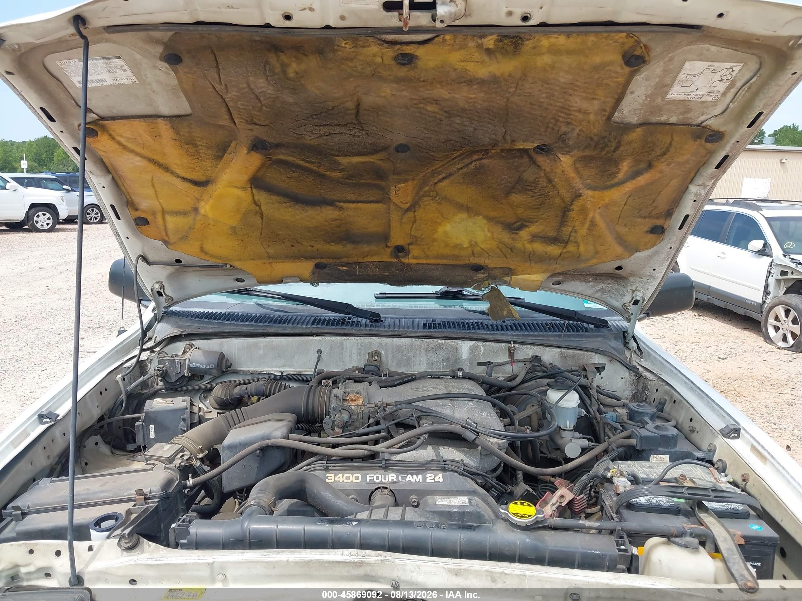 1998 Toyota Tacoma Base V6 White vin: 4TAWN72N9WZ056094