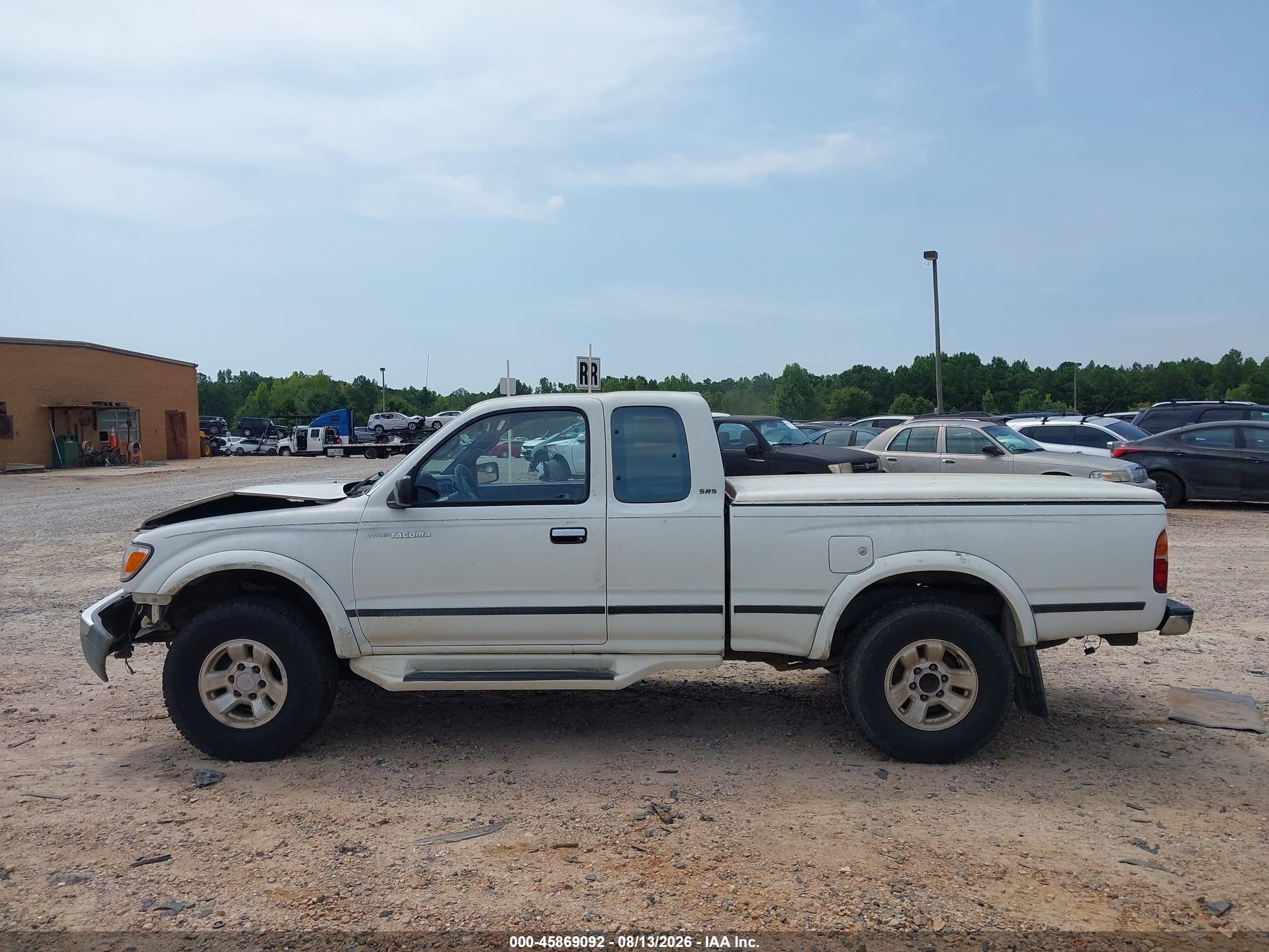 1998 Toyota Tacoma Base V6 White vin: 4TAWN72N9WZ056094