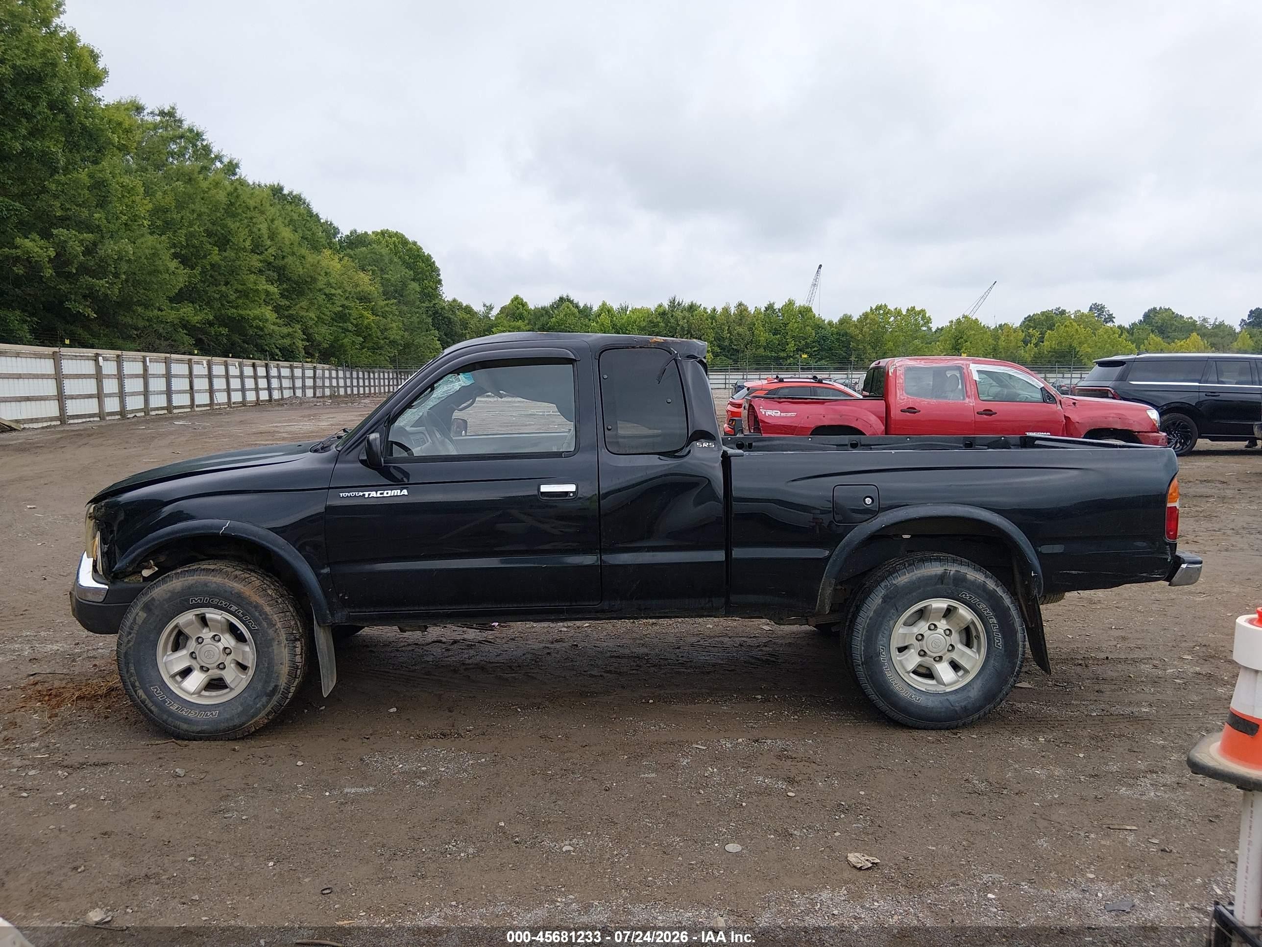 1999 Toyota Tacoma   Black vin: 4TAWN72N9XZ444136