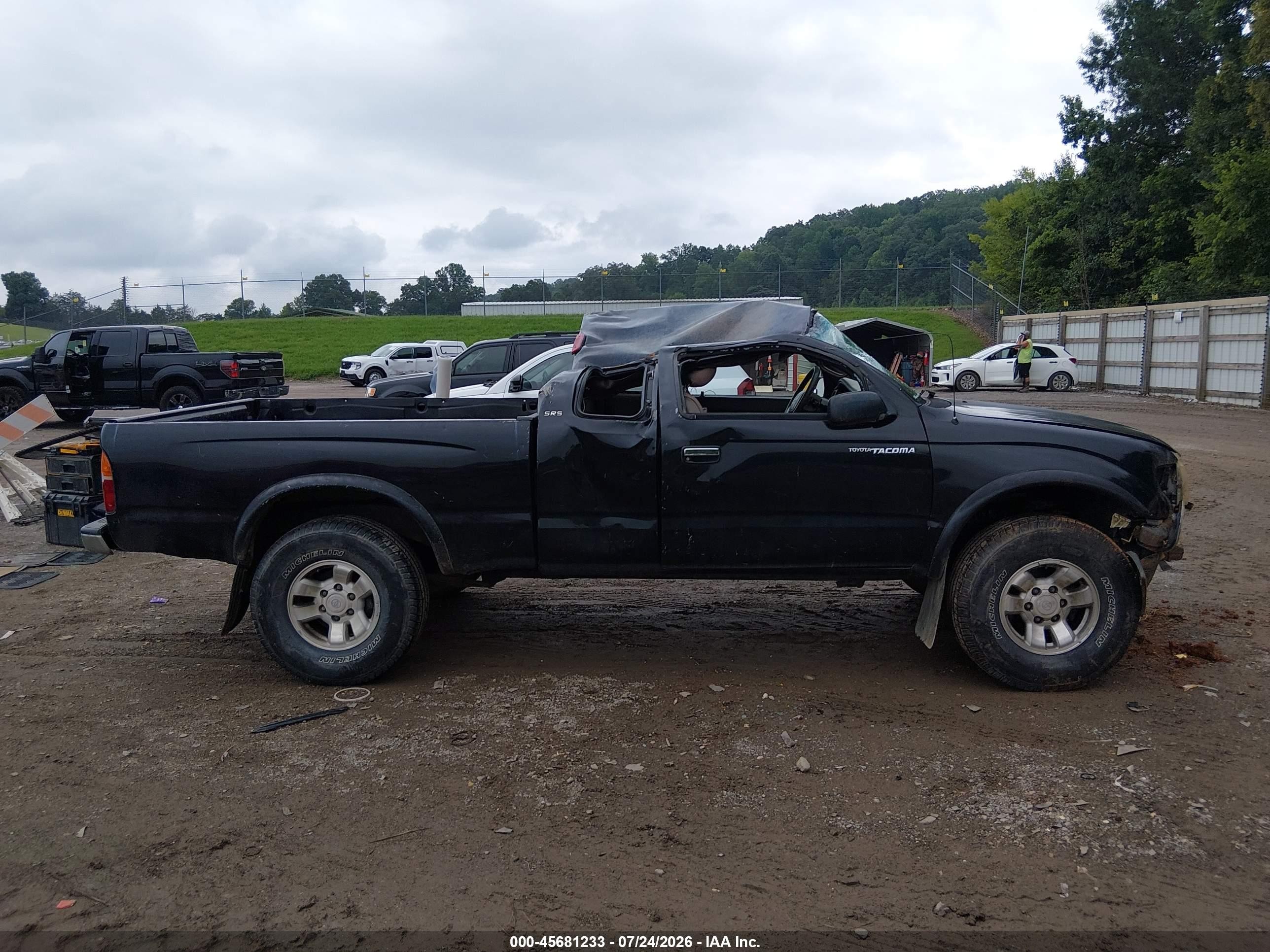 1999 Toyota Tacoma   Black vin: 4TAWN72N9XZ444136