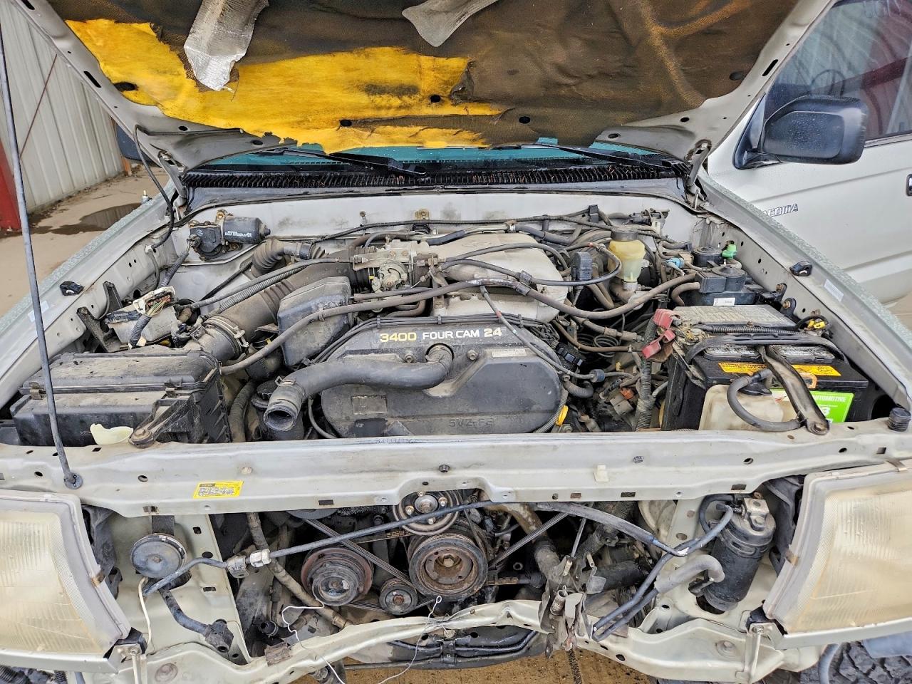 2000 Toyota Tacoma Xtracab Серебряный vin: 4TAWN72N9YZ672848
