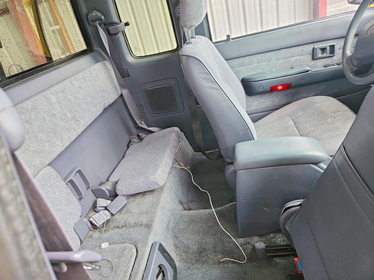 2000 Toyota Tacoma Xtracab Серебряный vin: 4TAWN72N9YZ672848