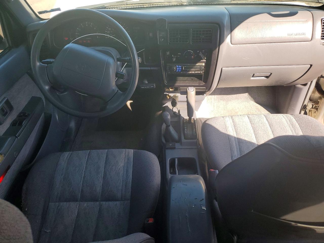 1999 Toyota Tacoma Xtracab White vin: 4TAWN72NXXZ572515