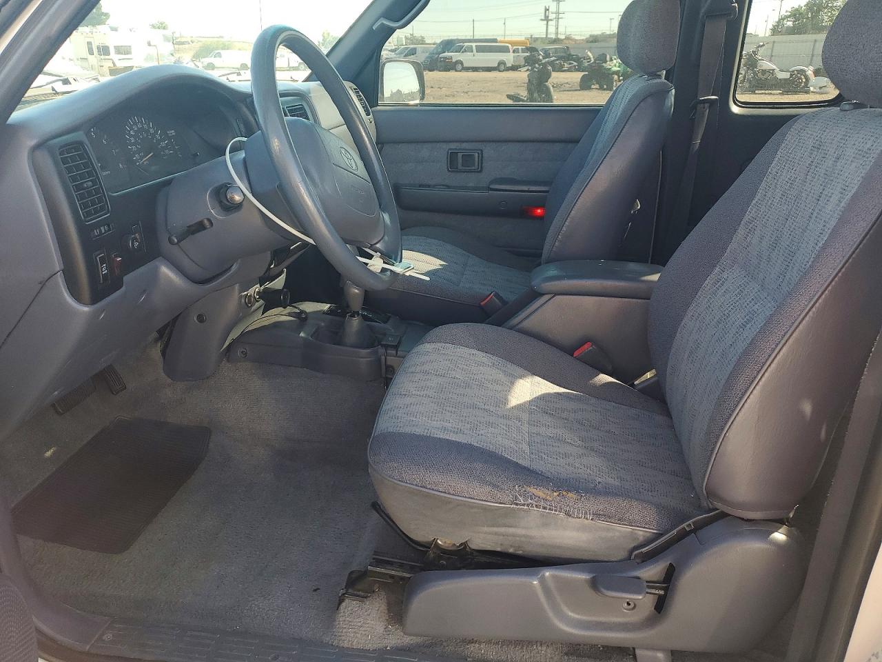 1999 Toyota Tacoma Xtracab White vin: 4TAWN72NXXZ572515