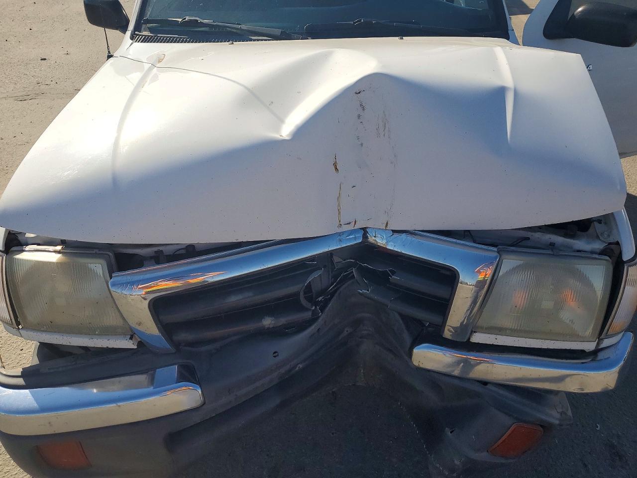 1999 Toyota Tacoma Xtracab White vin: 4TAWN72NXXZ572515