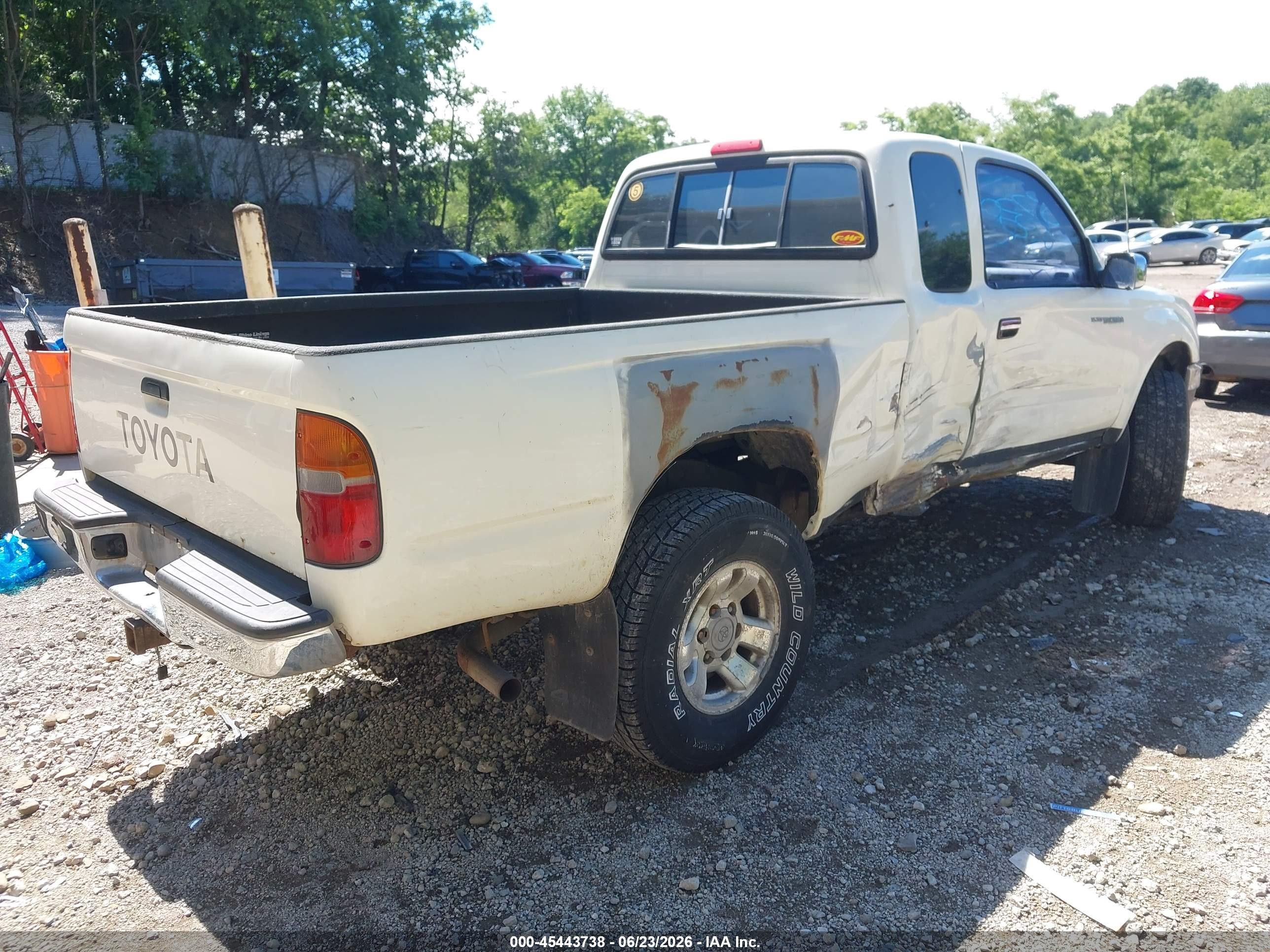 1996 Toyota Tacoma Xtracab Sr5 White vin: 4TAWN74N0TZ108768