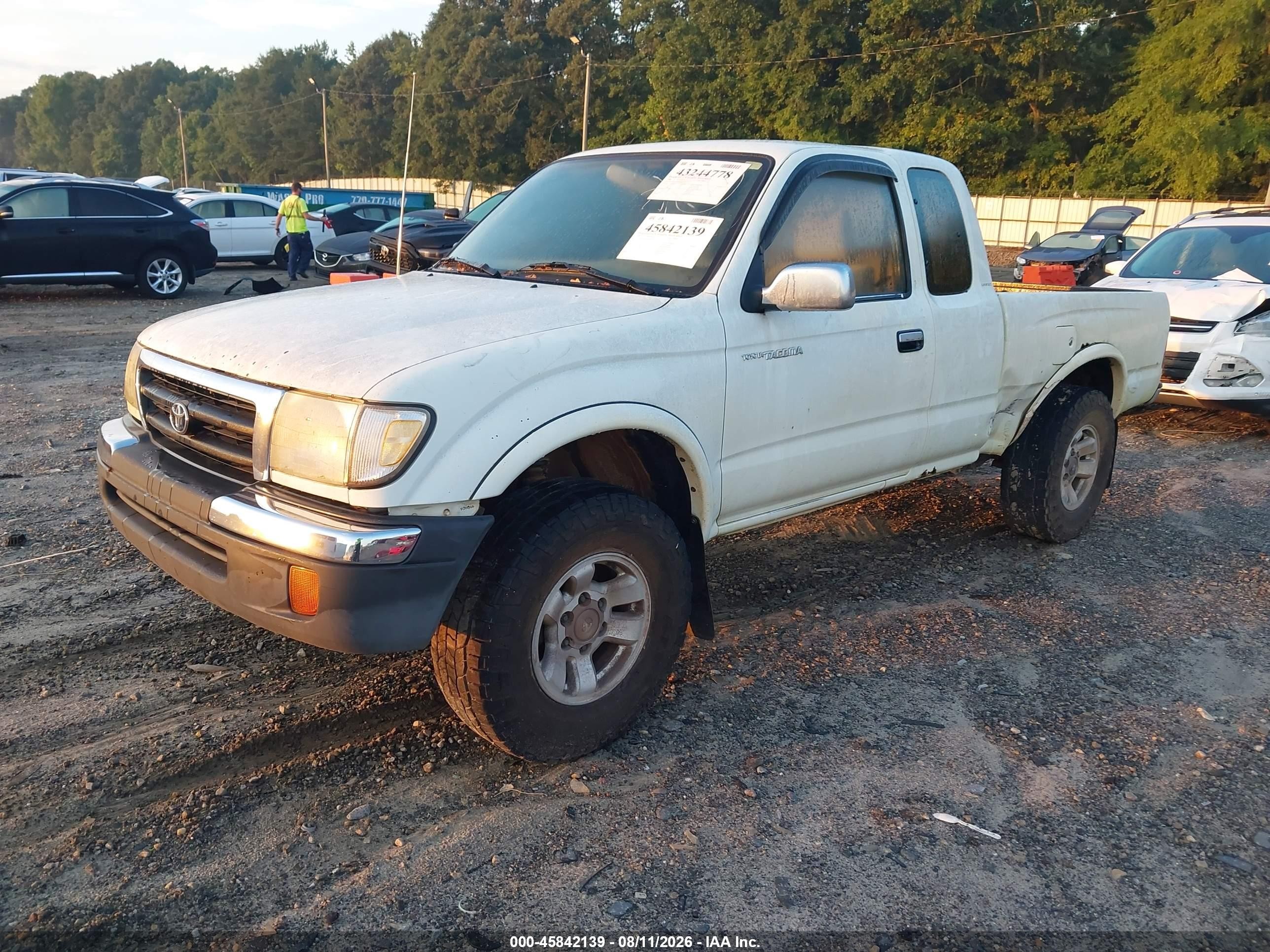 1998 Toyota Tacoma Limited V6 White vin: 4TAWN74N3WZ084020