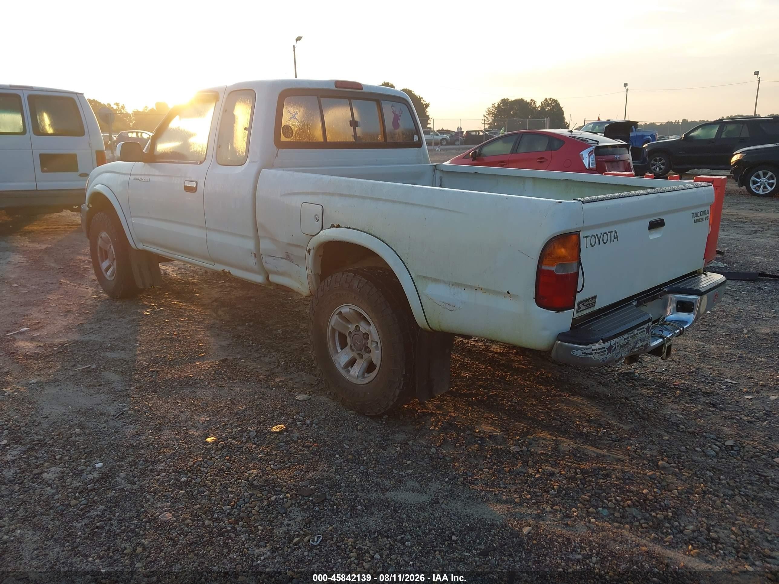 1998 Toyota Tacoma Limited V6 White vin: 4TAWN74N3WZ084020