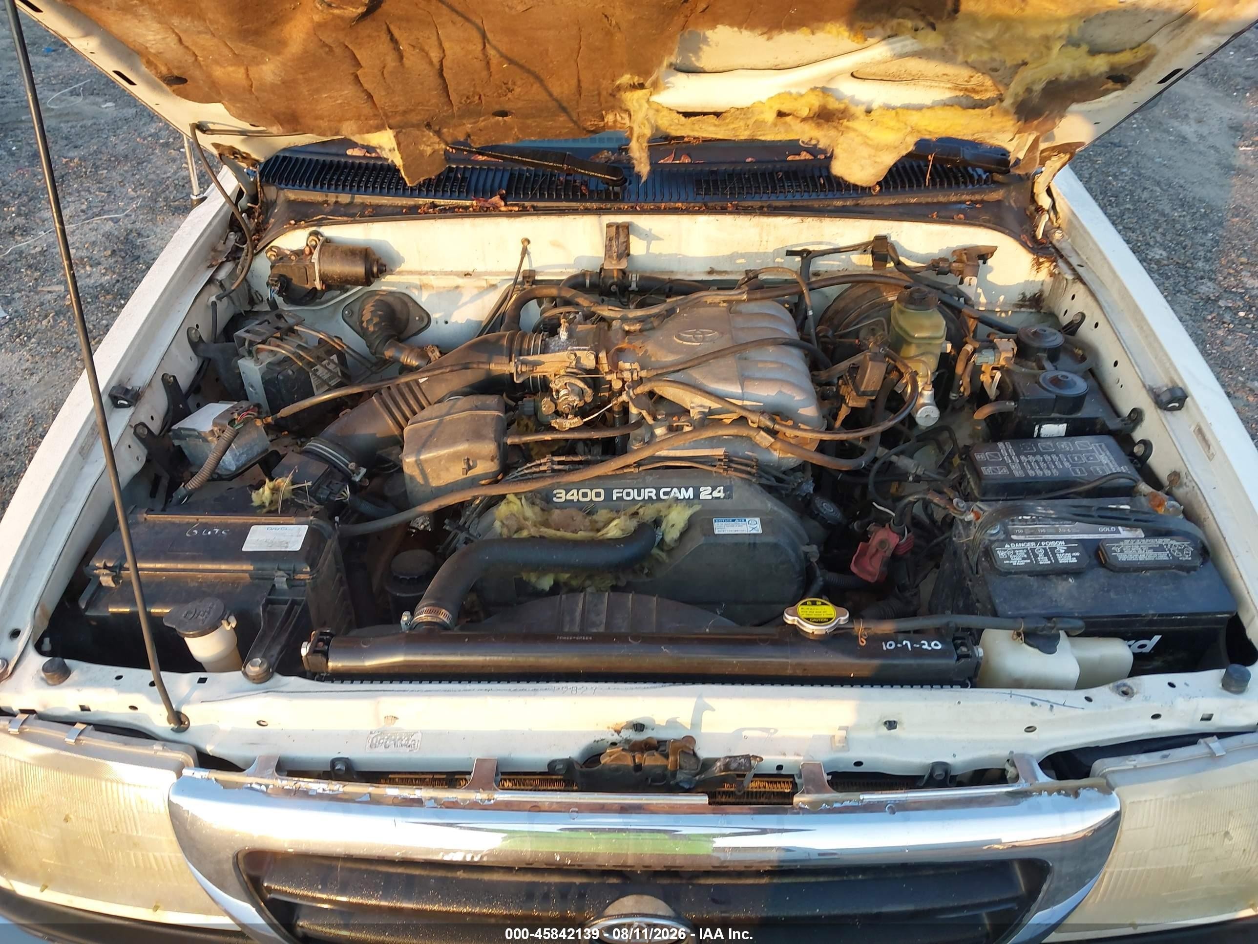 1998 Toyota Tacoma Limited V6 White vin: 4TAWN74N3WZ084020