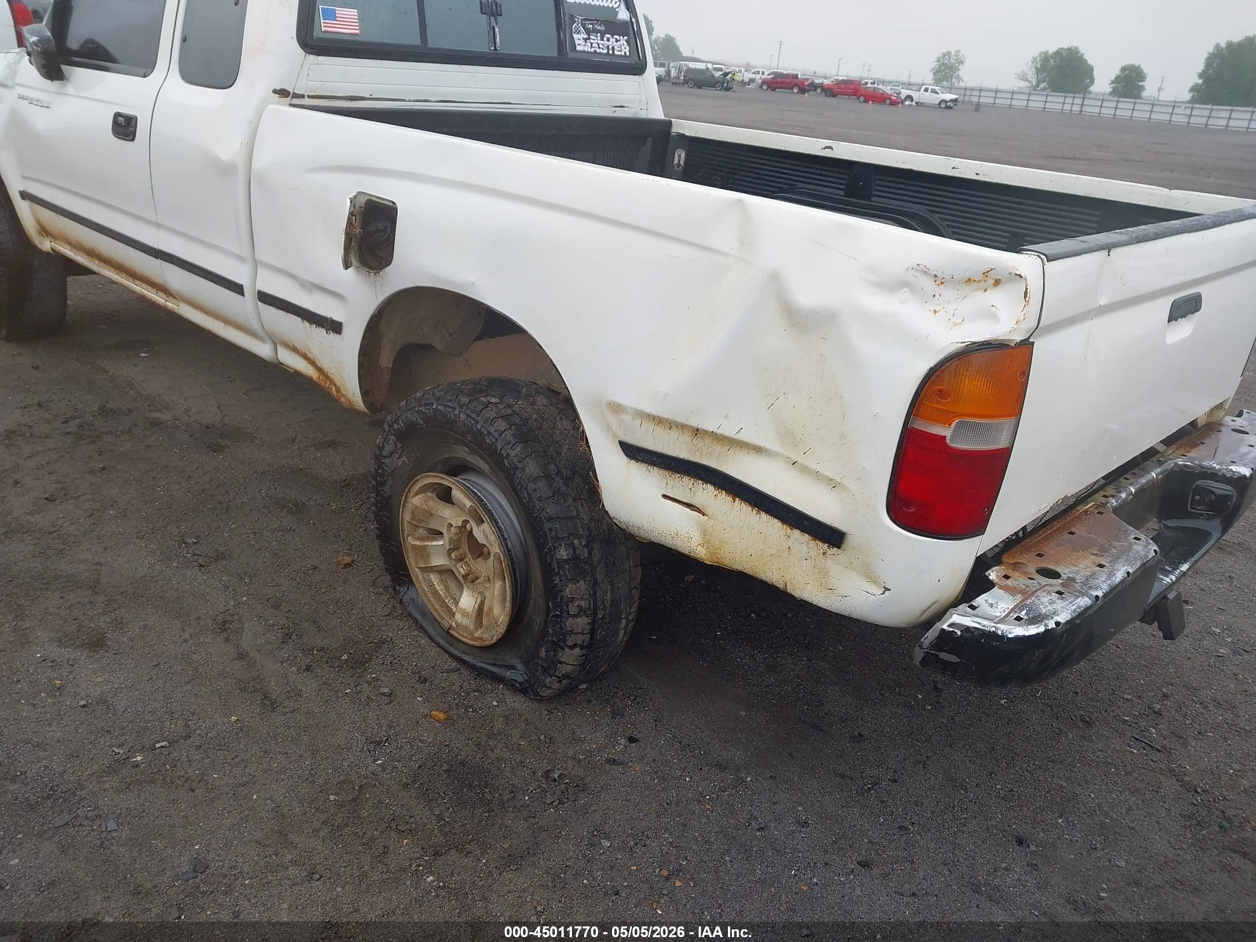 1996 Toyota Tacoma Xtracab Sr5 White vin: 4TAWN74N4TZ158430