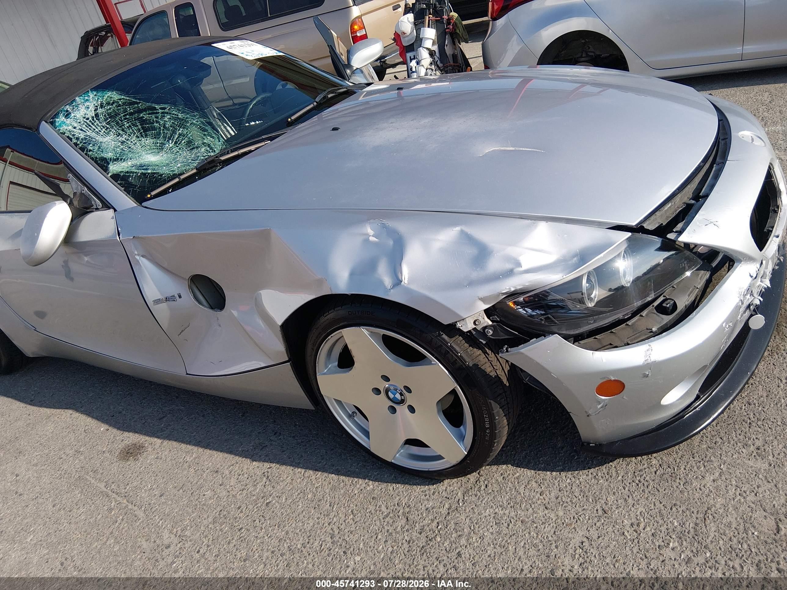 2005 Bmw Z4 2.5i Silver vin: 4USBT33505LS53800
