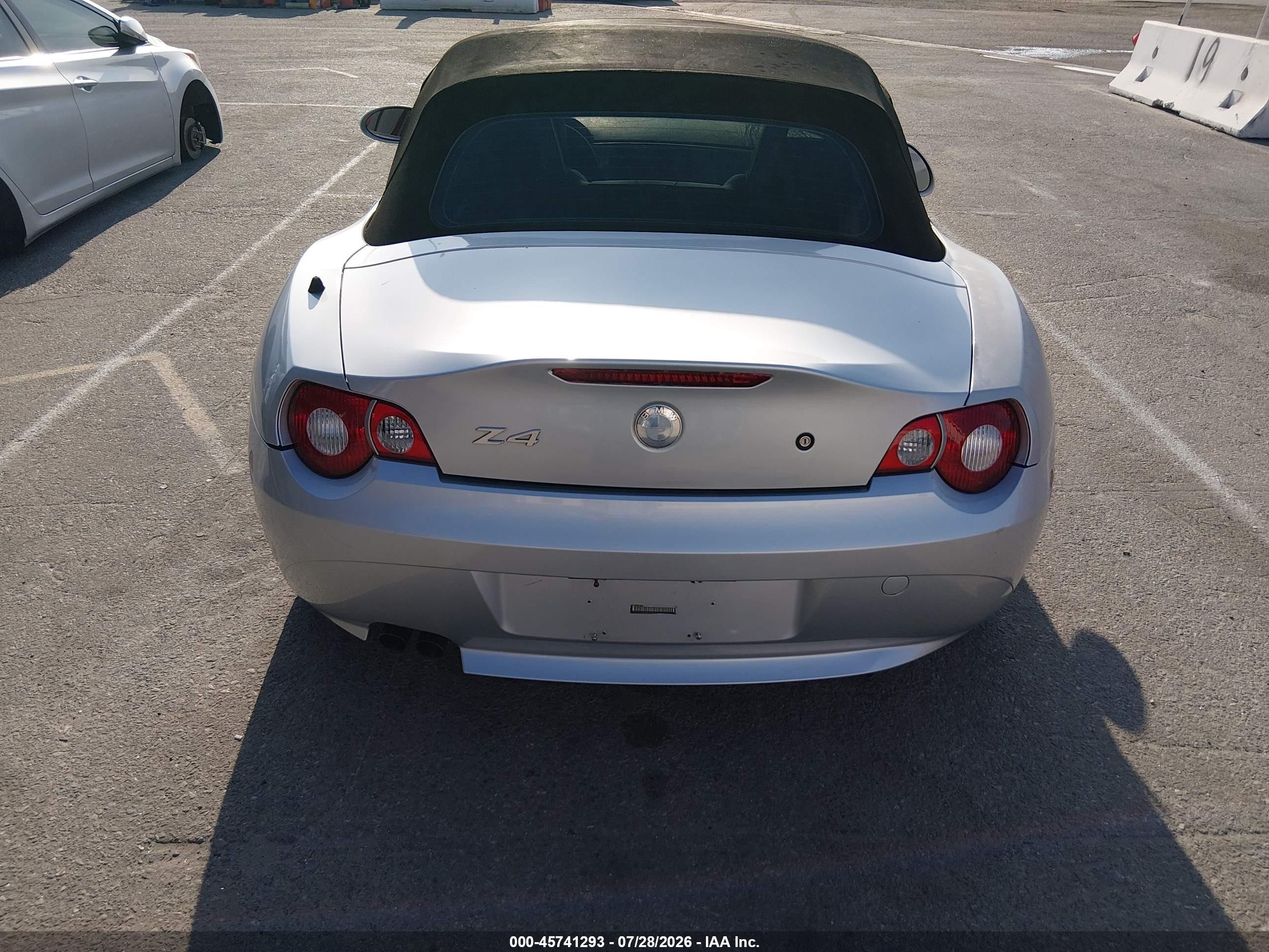 2005 Bmw Z4 2.5i Silver vin: 4USBT33505LS53800