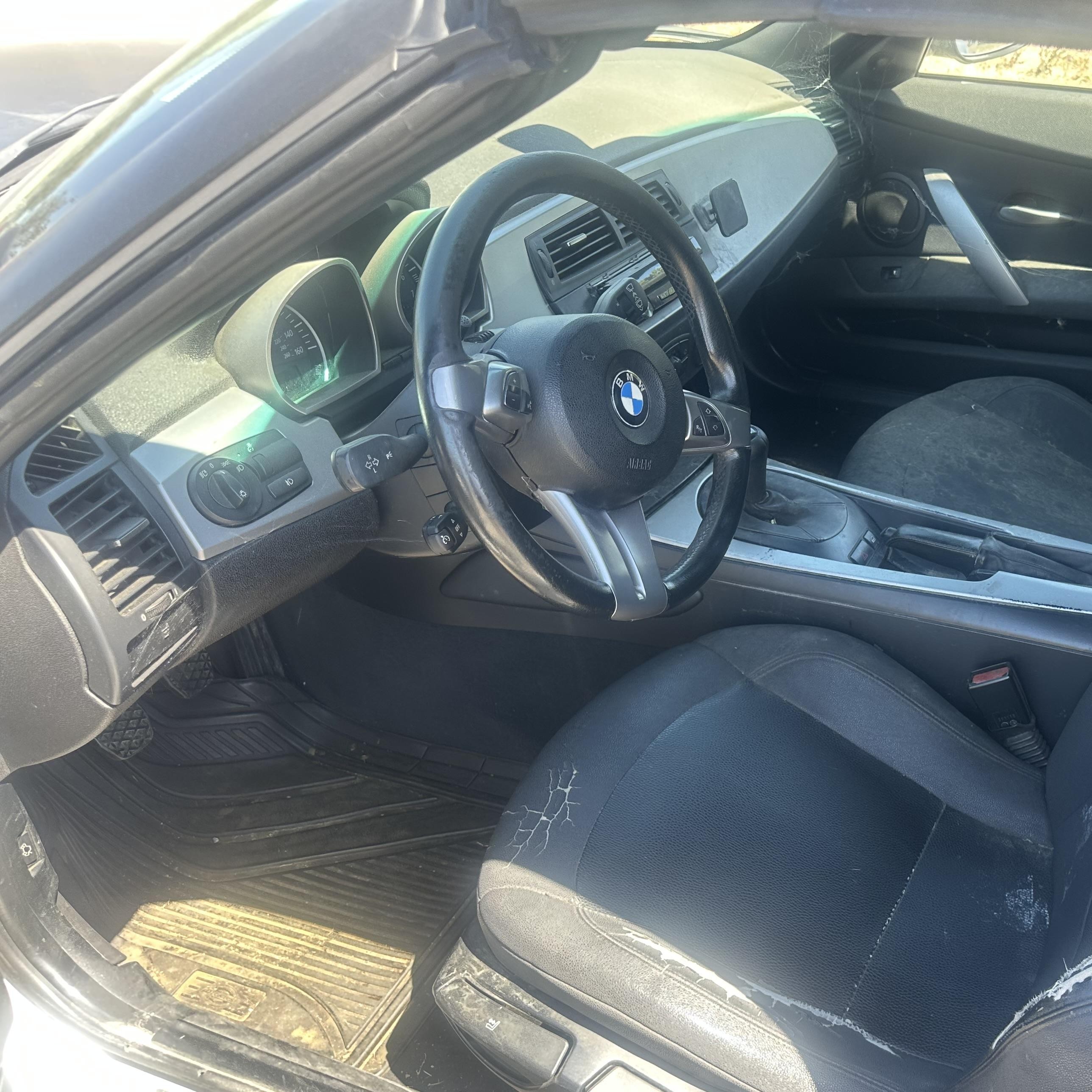 2005 Bmw Z4 2.5i Black vin: 4USBT33525LR71333
