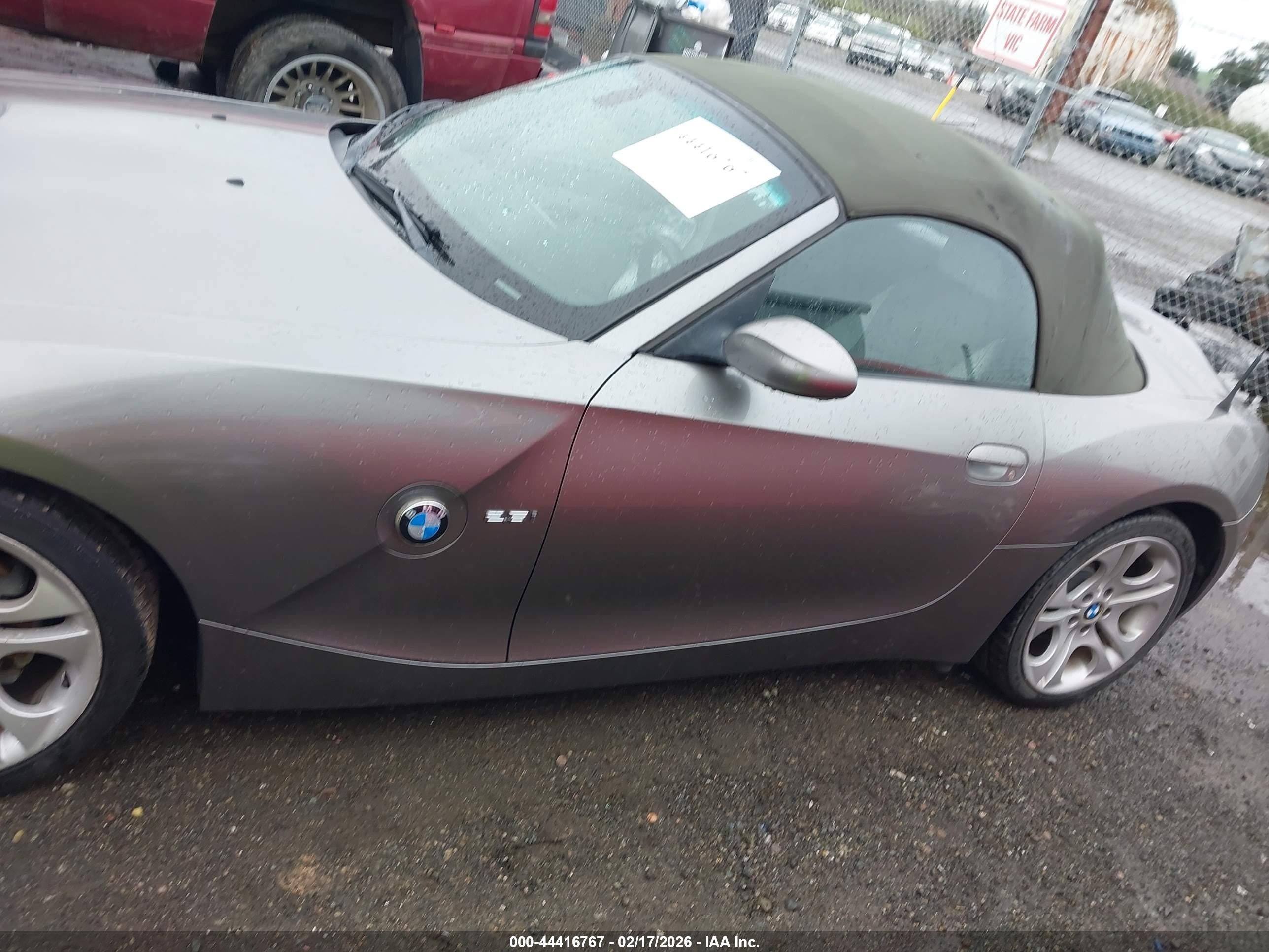 2005 Bmw Z4 2.5i Gray vin: 4USBT33535LS56772