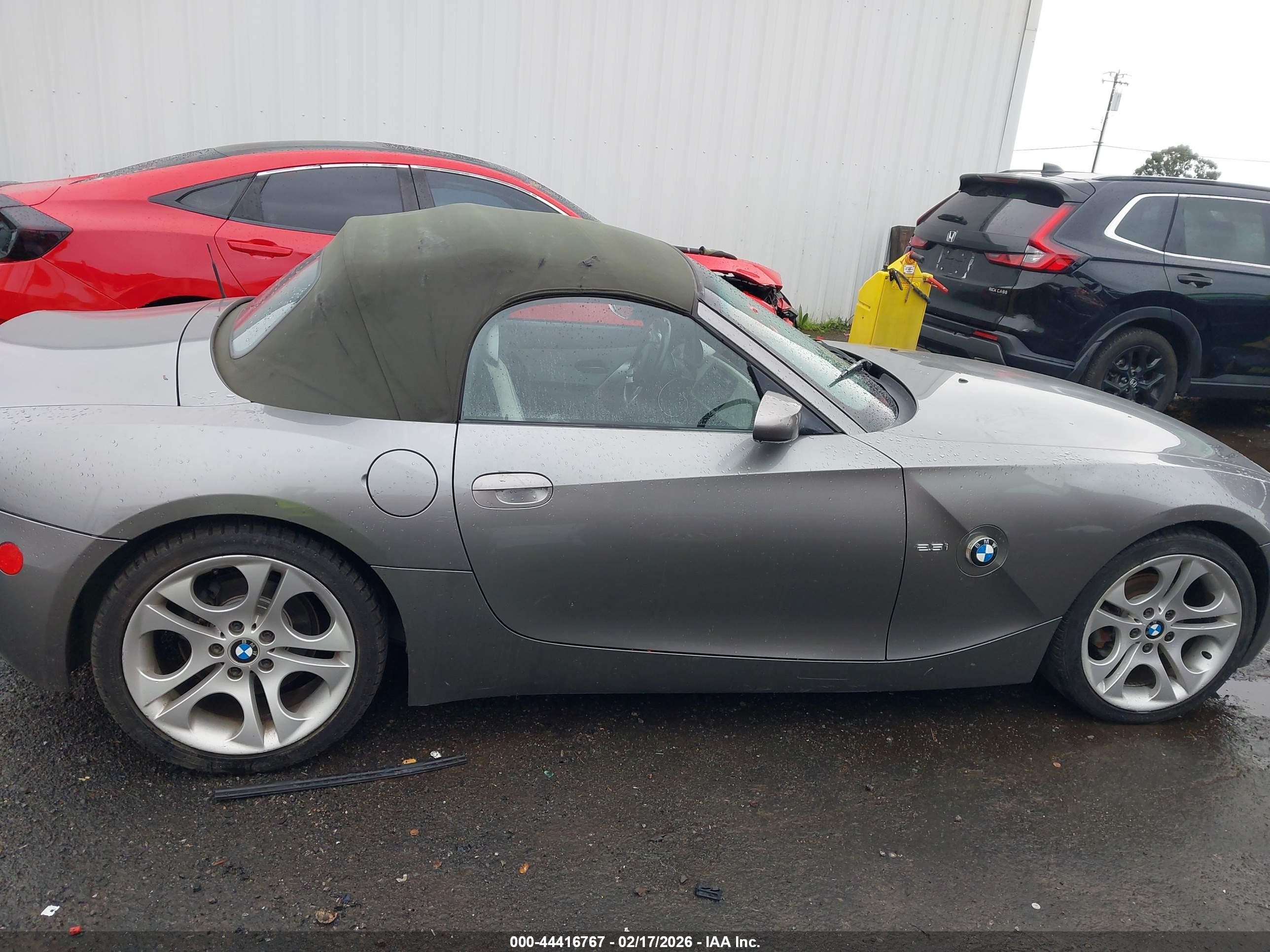 2005 Bmw Z4 2.5i Gray vin: 4USBT33535LS56772