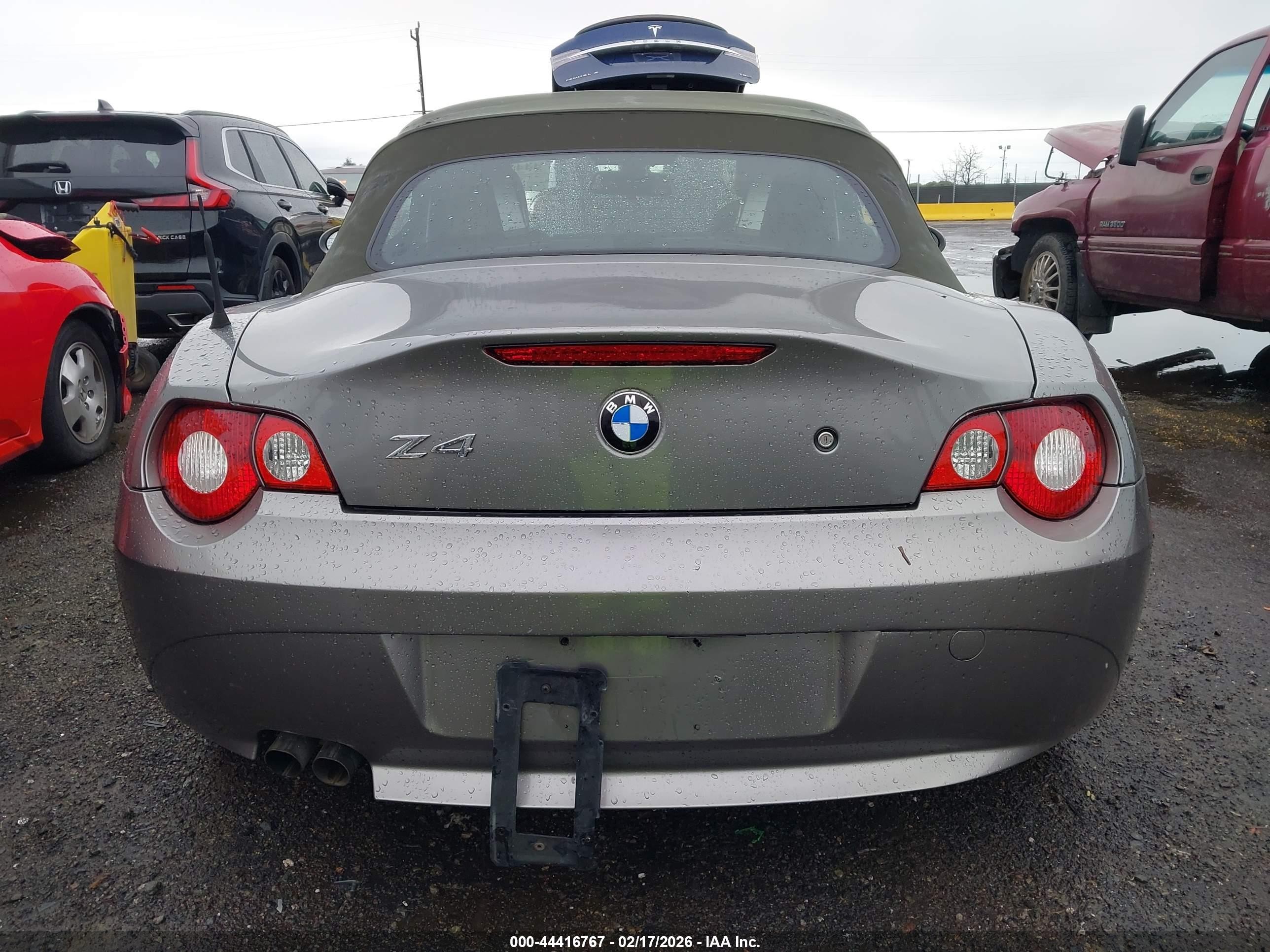 2005 Bmw Z4 2.5i Gray vin: 4USBT33535LS56772