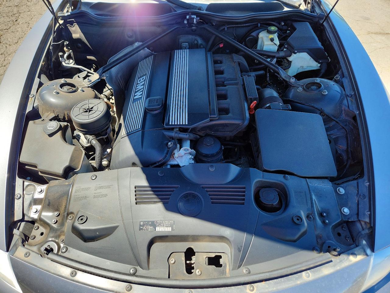 2005 Bmw Z4 3.0 Silver vin: 4USBT53545LT28672