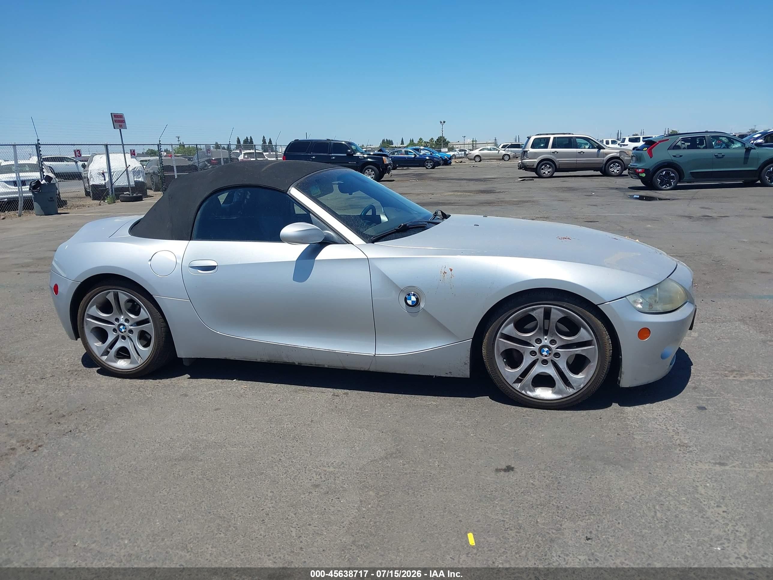 2005 Bmw Z4 3.0i Silver vin: 4USBT53565LU11701