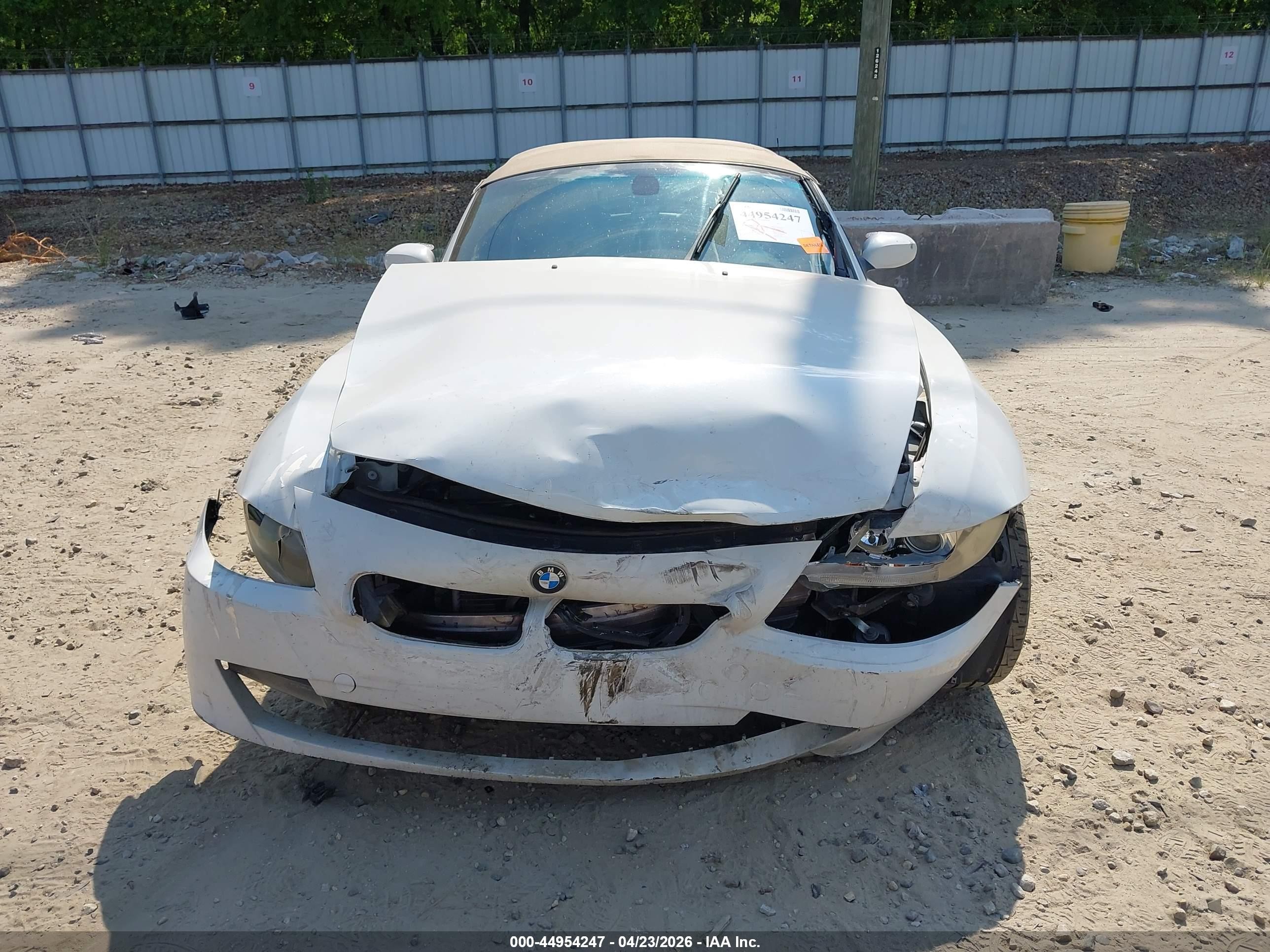 2006 Bmw Z4 3.0i White vin: 4USBU33556LW69047