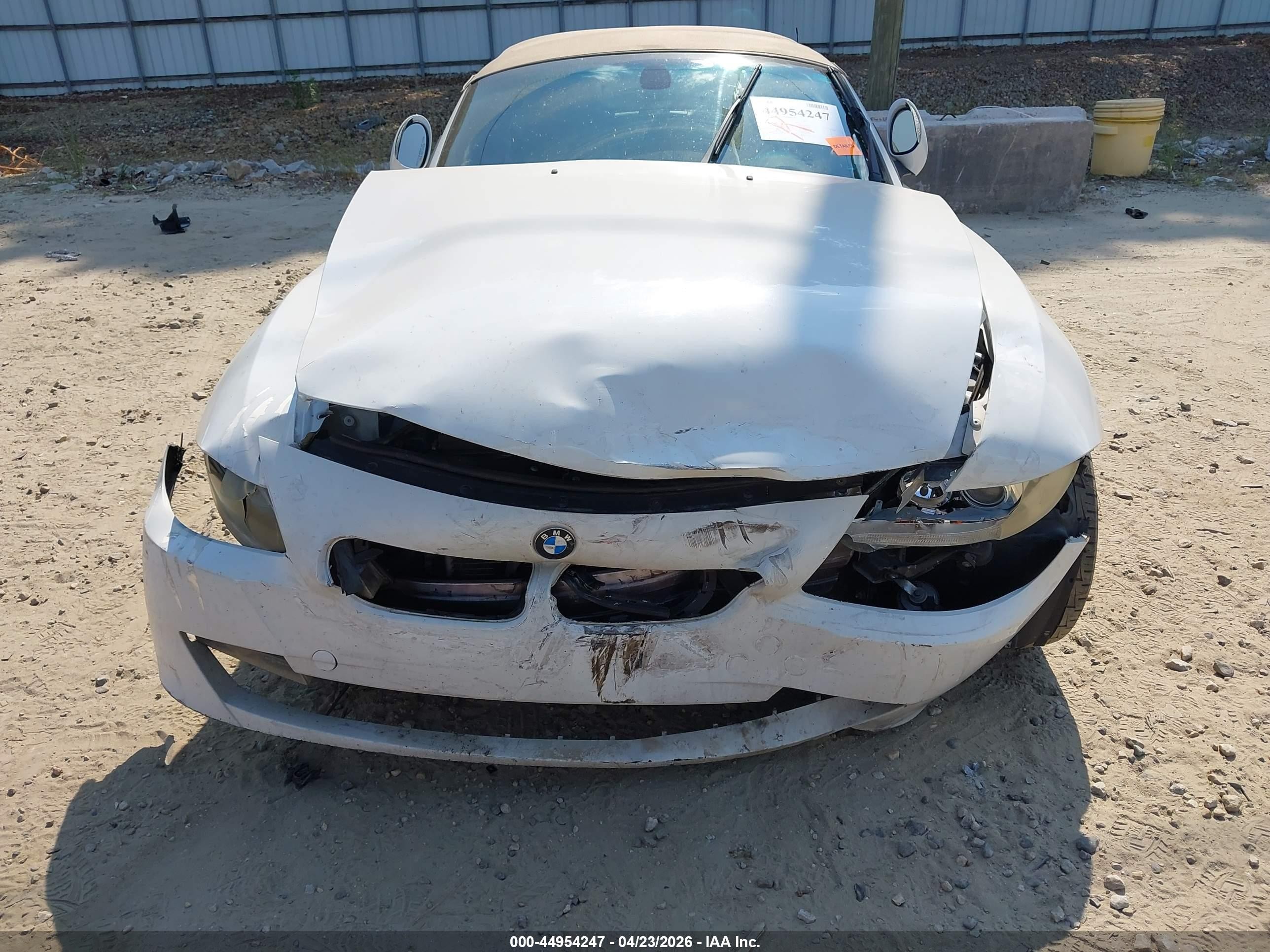 2006 Bmw Z4 3.0i White vin: 4USBU33556LW69047