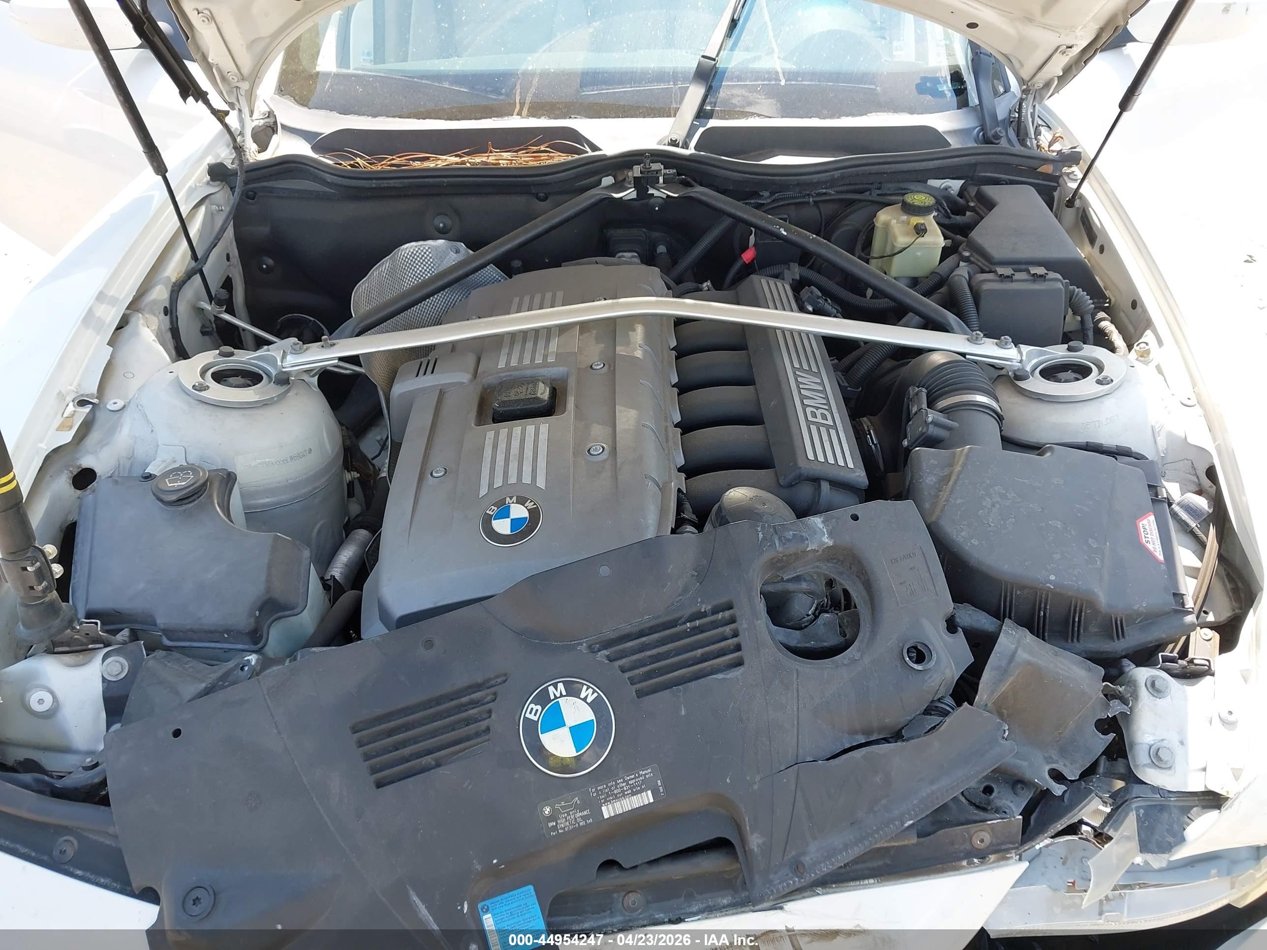 2006 Bmw Z4 3.0i White vin: 4USBU33556LW69047